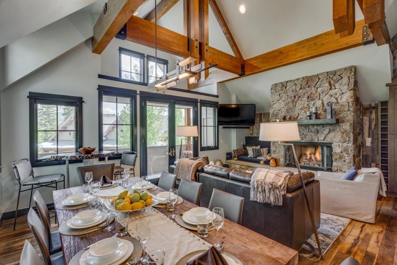 Walk To The Slopes! Completely Remodeled With 5-star Finishes And Private Hot Tub! Holiday home *