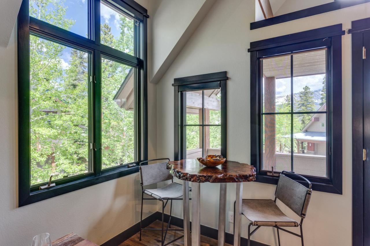 Walk To The Slopes! Completely Remodeled With 5-star Finishes And Private Hot Tub! *