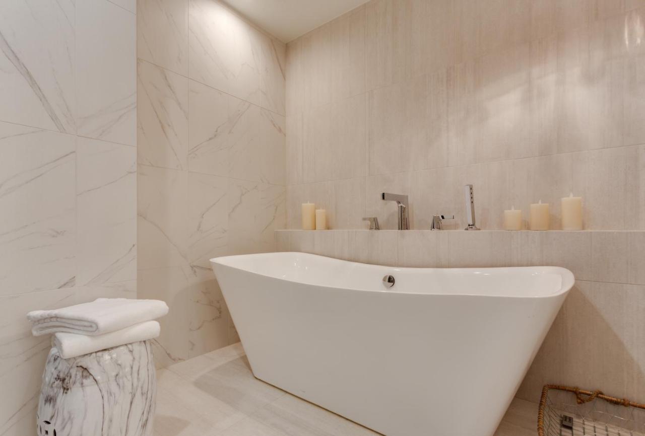Walk To The Slopes! Completely Remodeled With 5-star Finishes And Private Hot Tub!