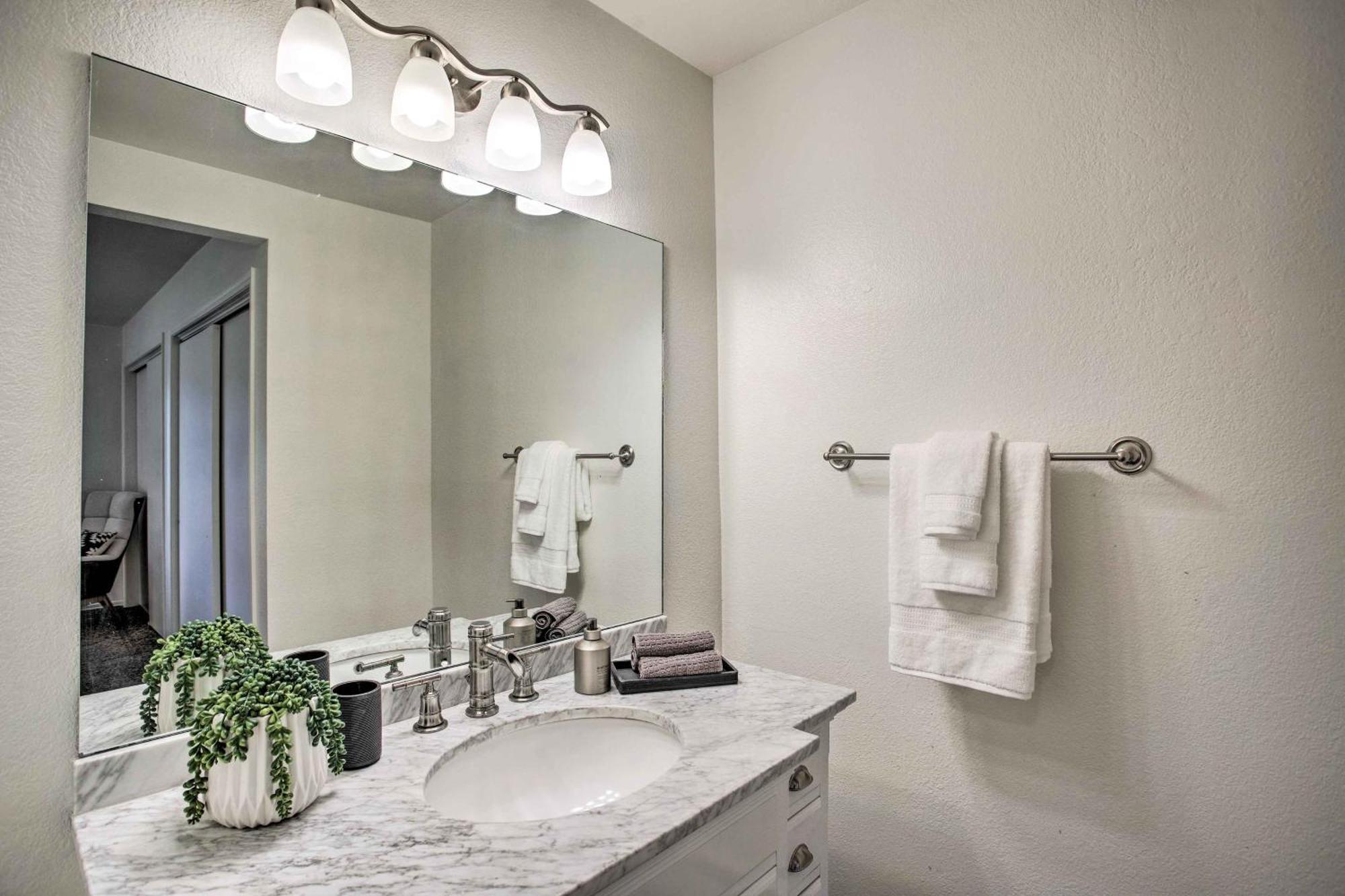 Apartment Stunning By Trails, Natl Monument! *