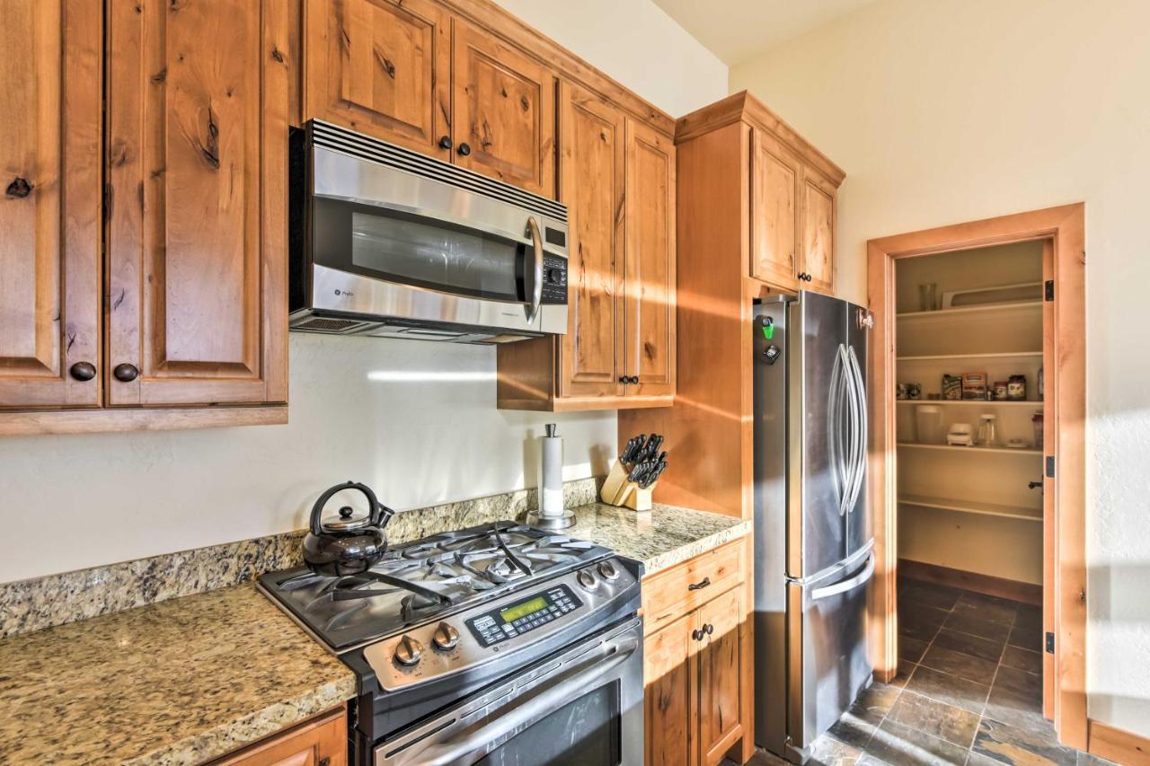 Crested Butte Townhome With Views - Steps To Lifts! Casa de férias