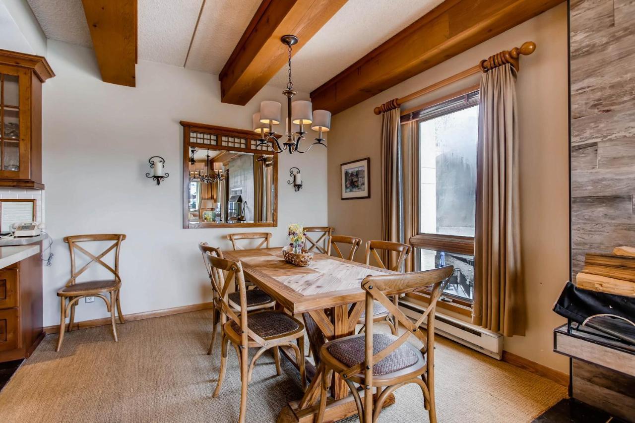 2br 2ba With Spectacular Mountain Views *