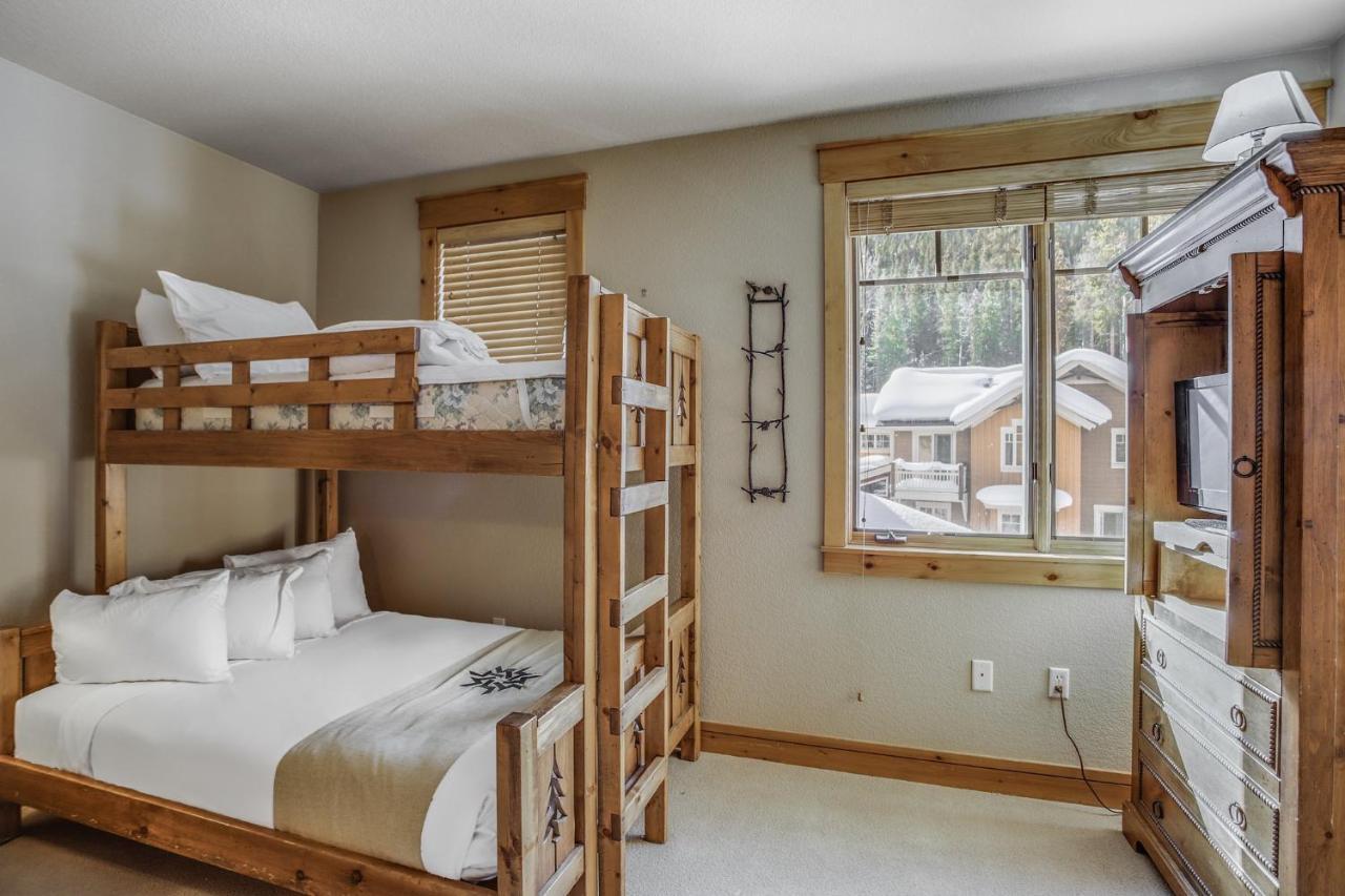 Resort East By 3*