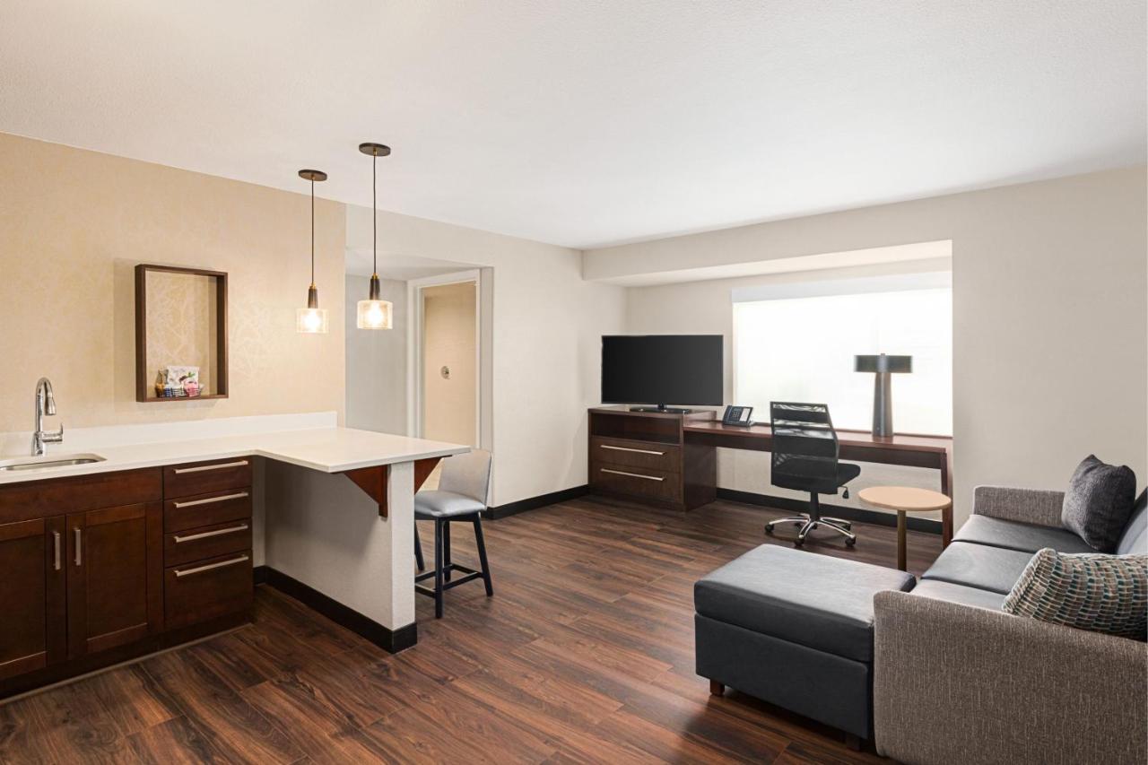 Hotel Cherry Creek 3*