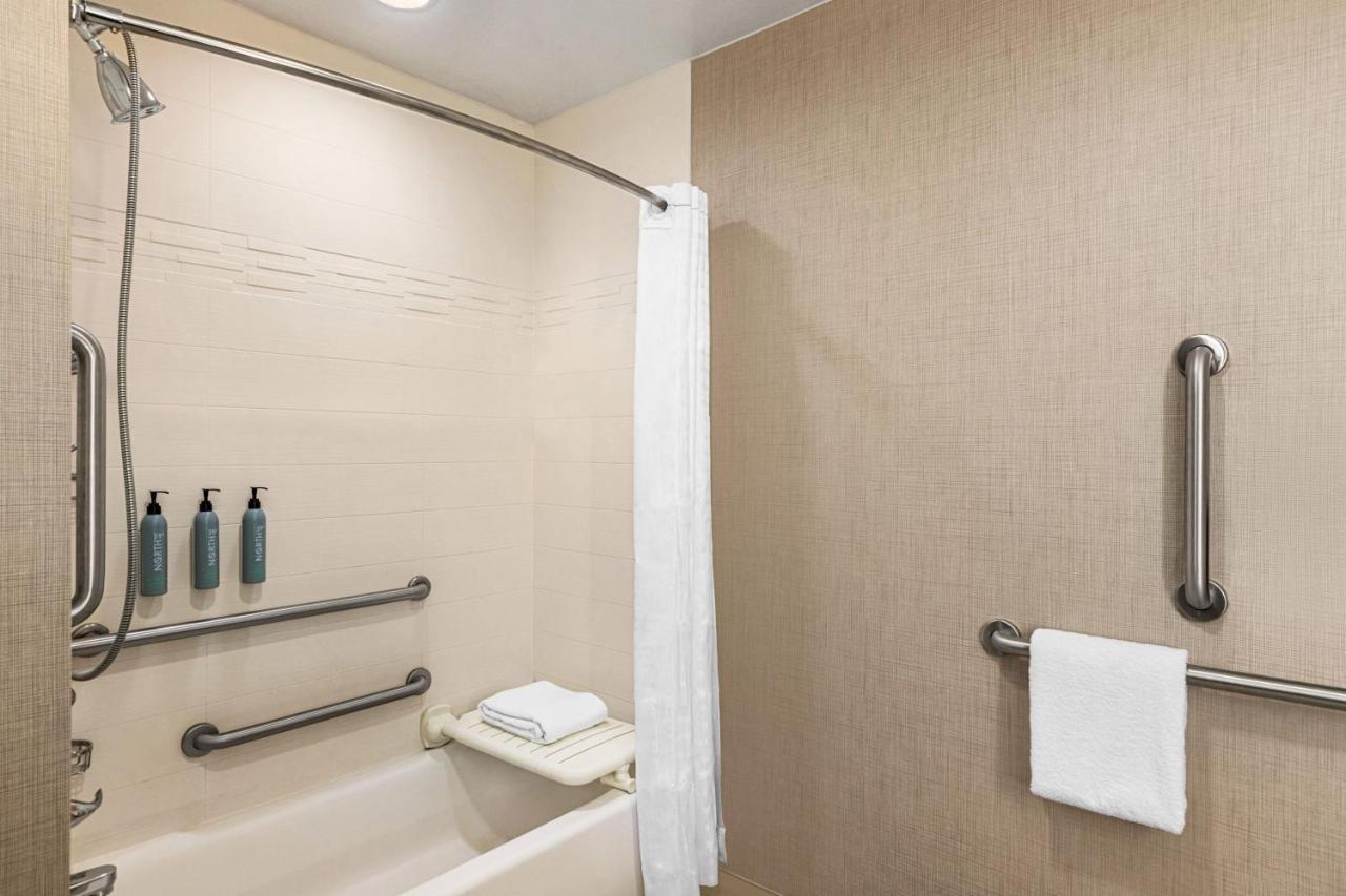 Cherry Creek Hotel 3*