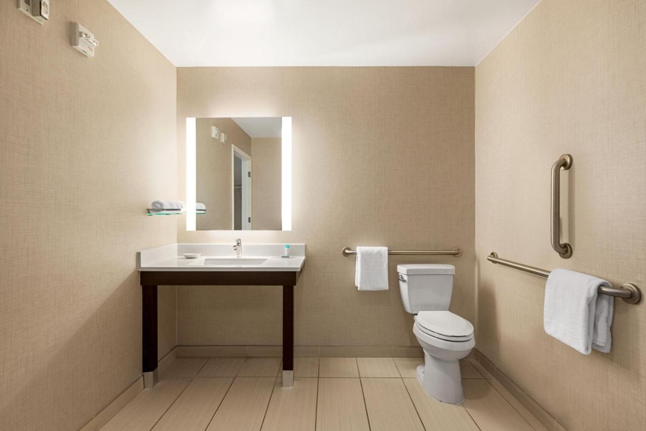Cherry Creek Hotel 3*