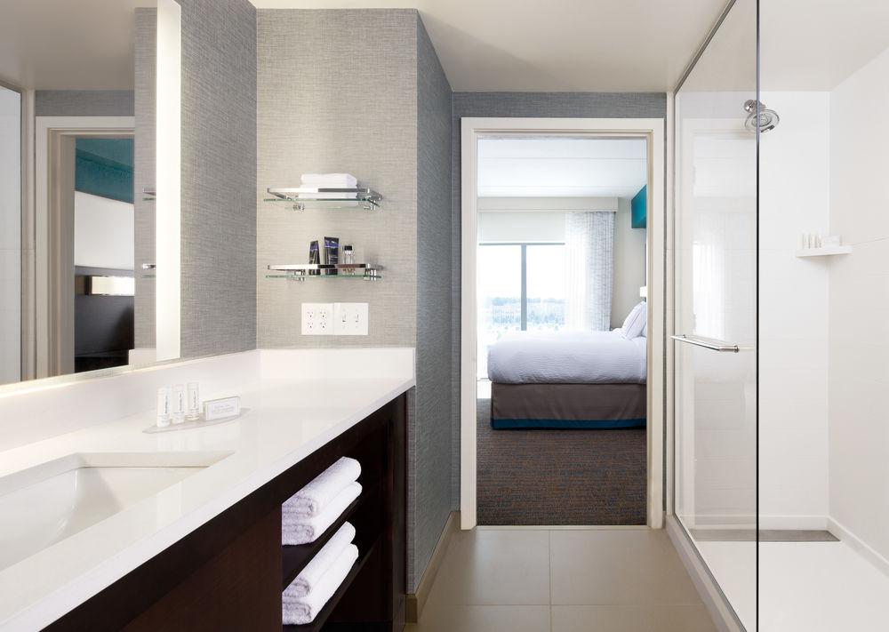 Hotel By Marriott