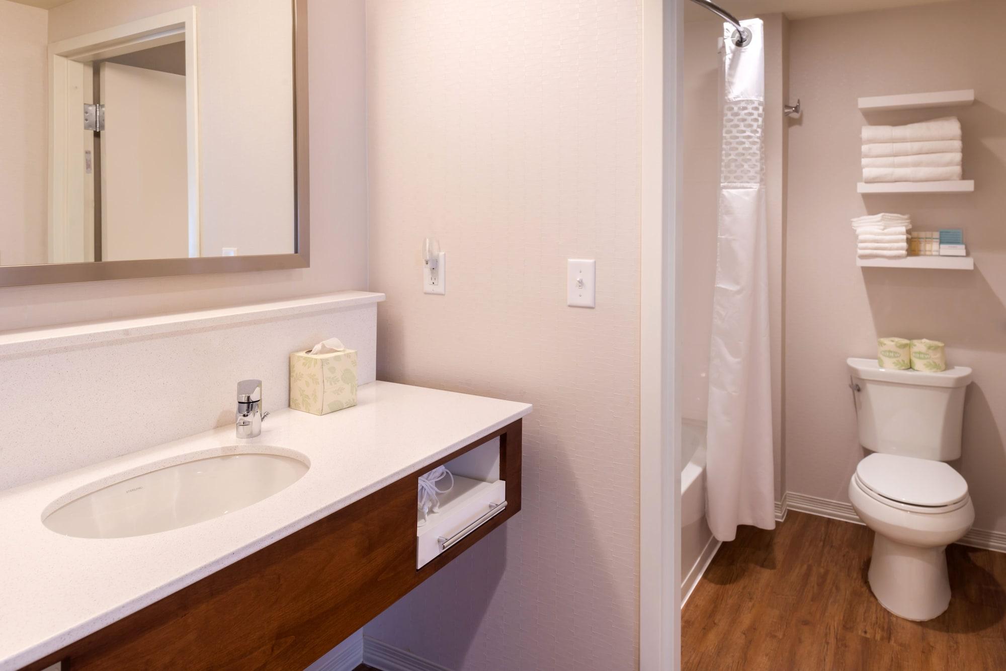 Hampton & Hotel 3*