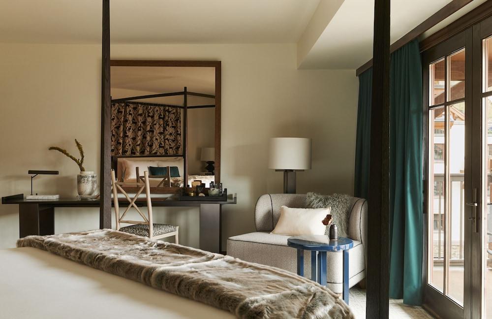 Hotel Madeline And Residences, Collection