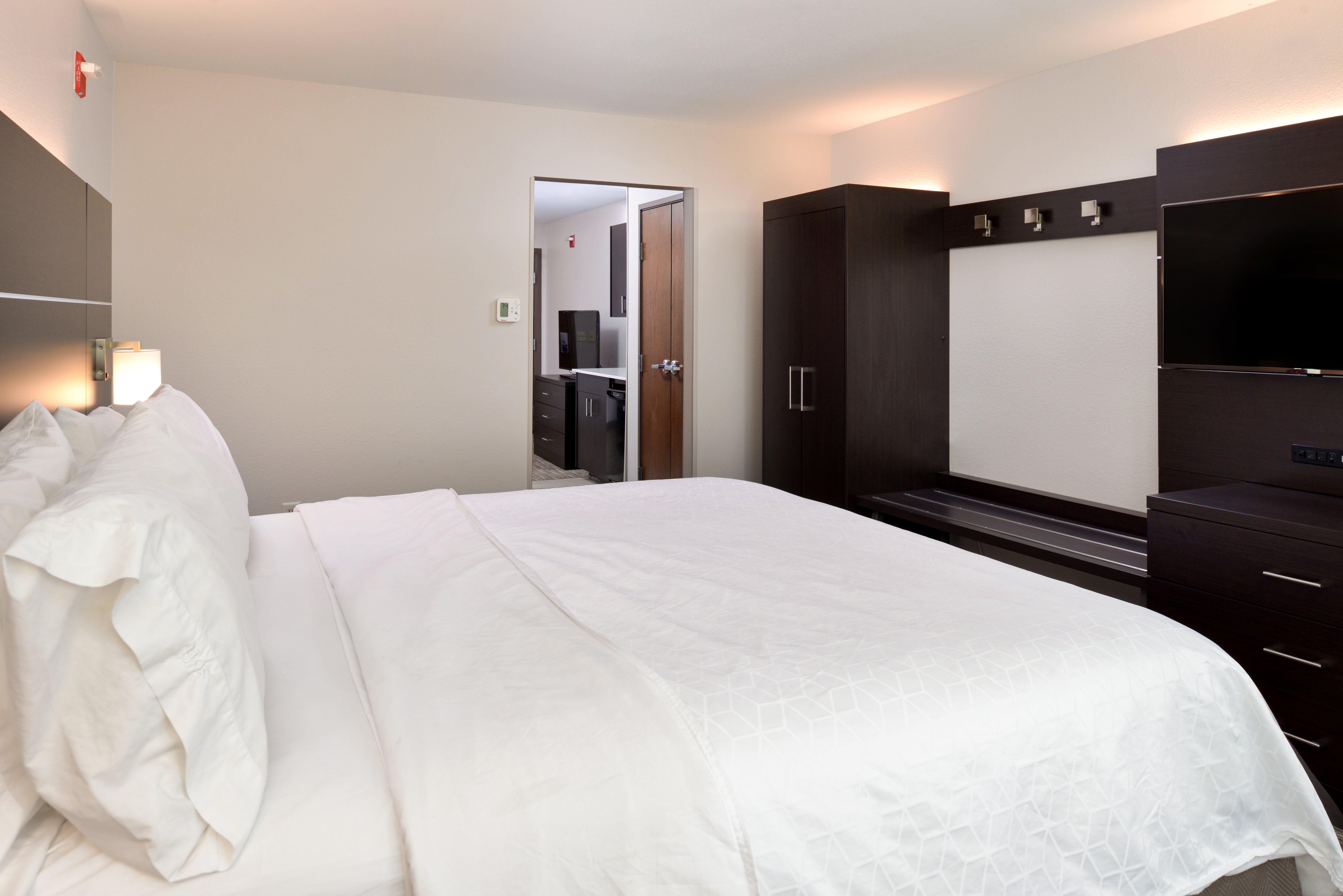 Holiday Express & By Ihg 3*