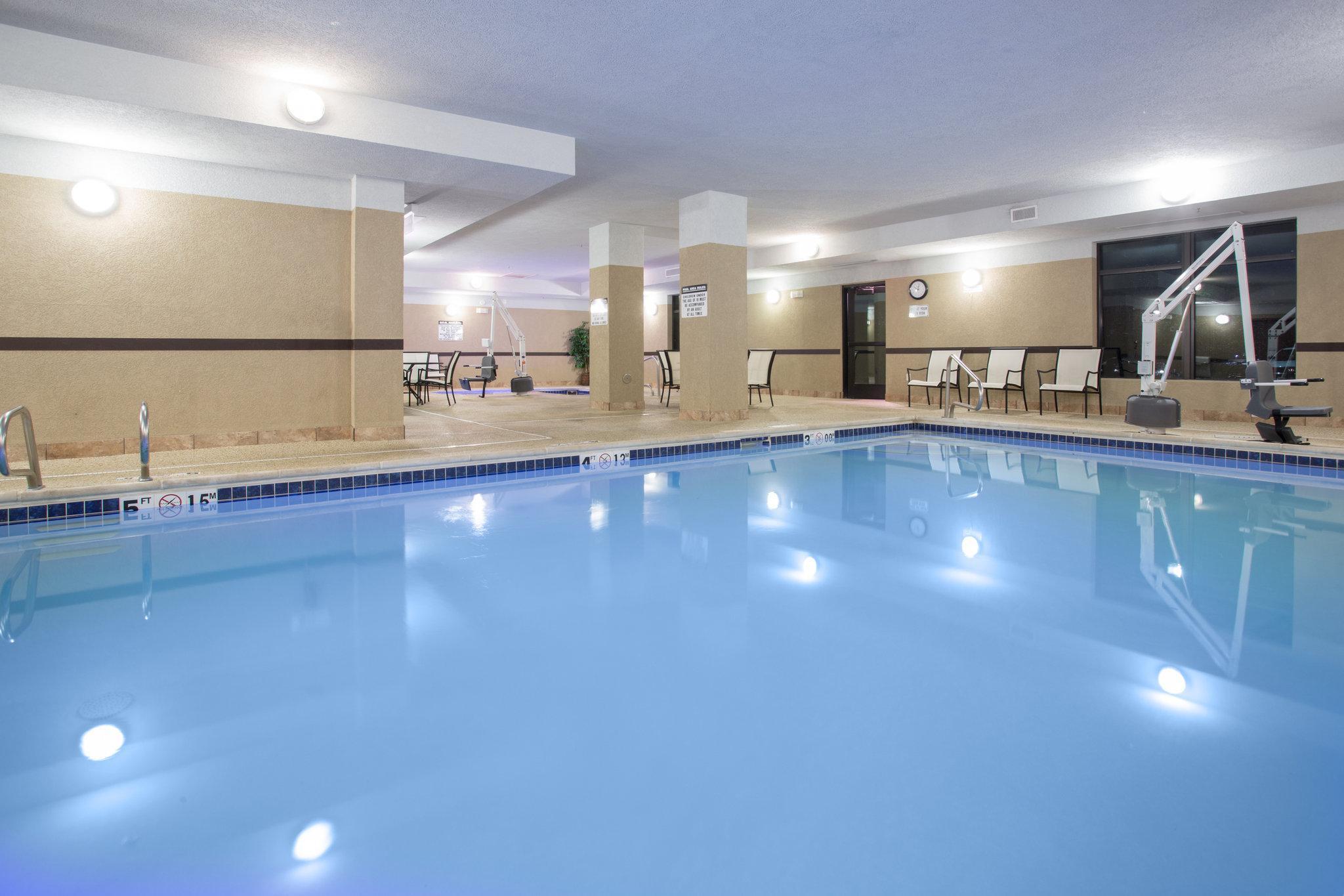 Holiday Express & By Ihg Hotel 3*