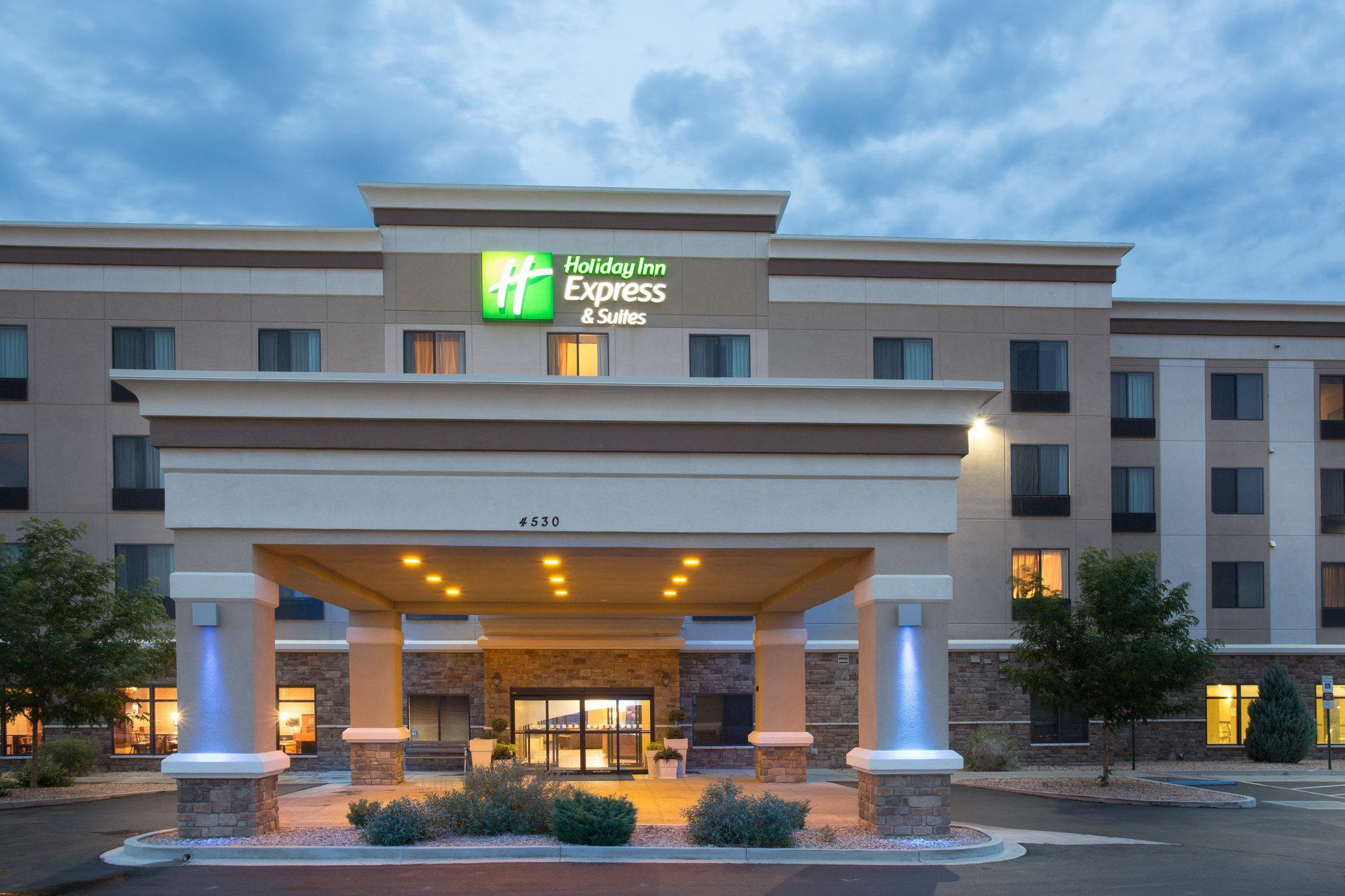 Hotel Holiday Express & By Ihg 3*