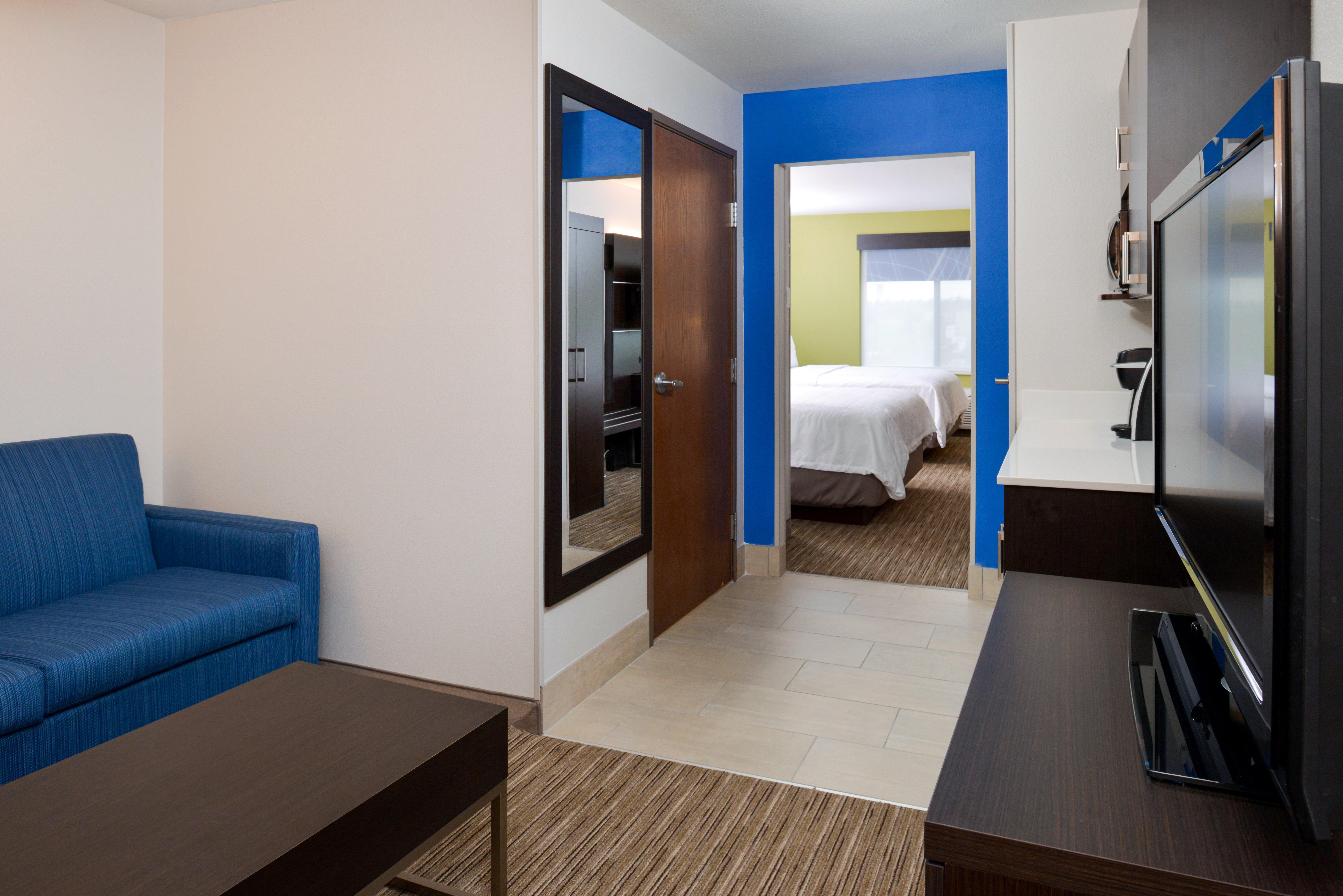 Holiday Express & By Ihg