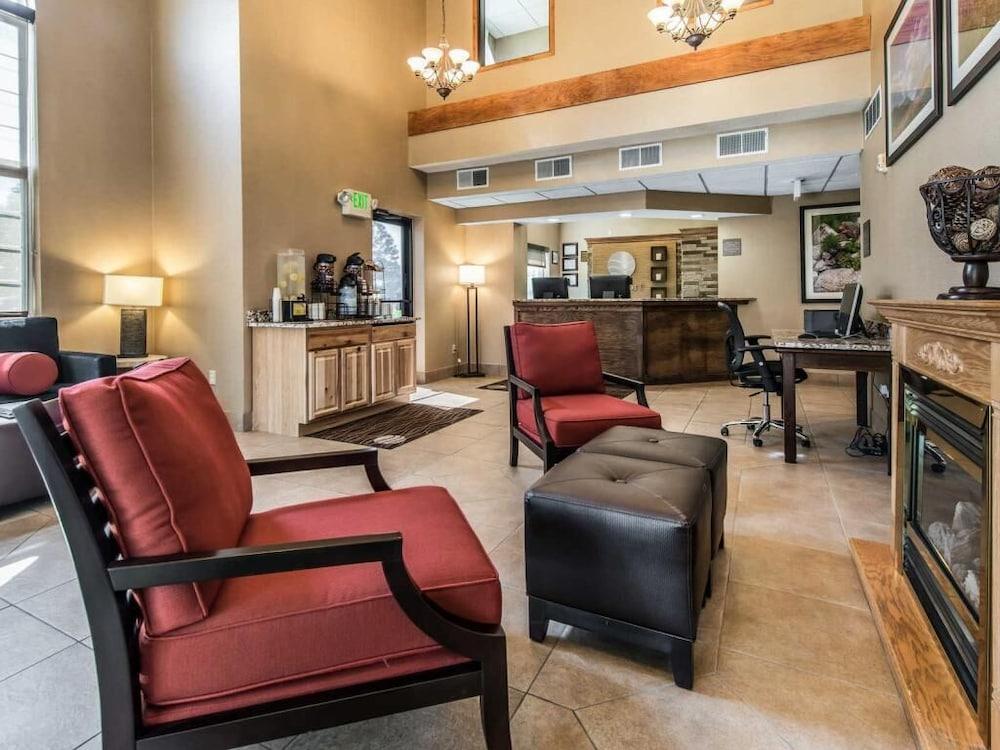 Comfort Denver West Arvada Station Inn 2*