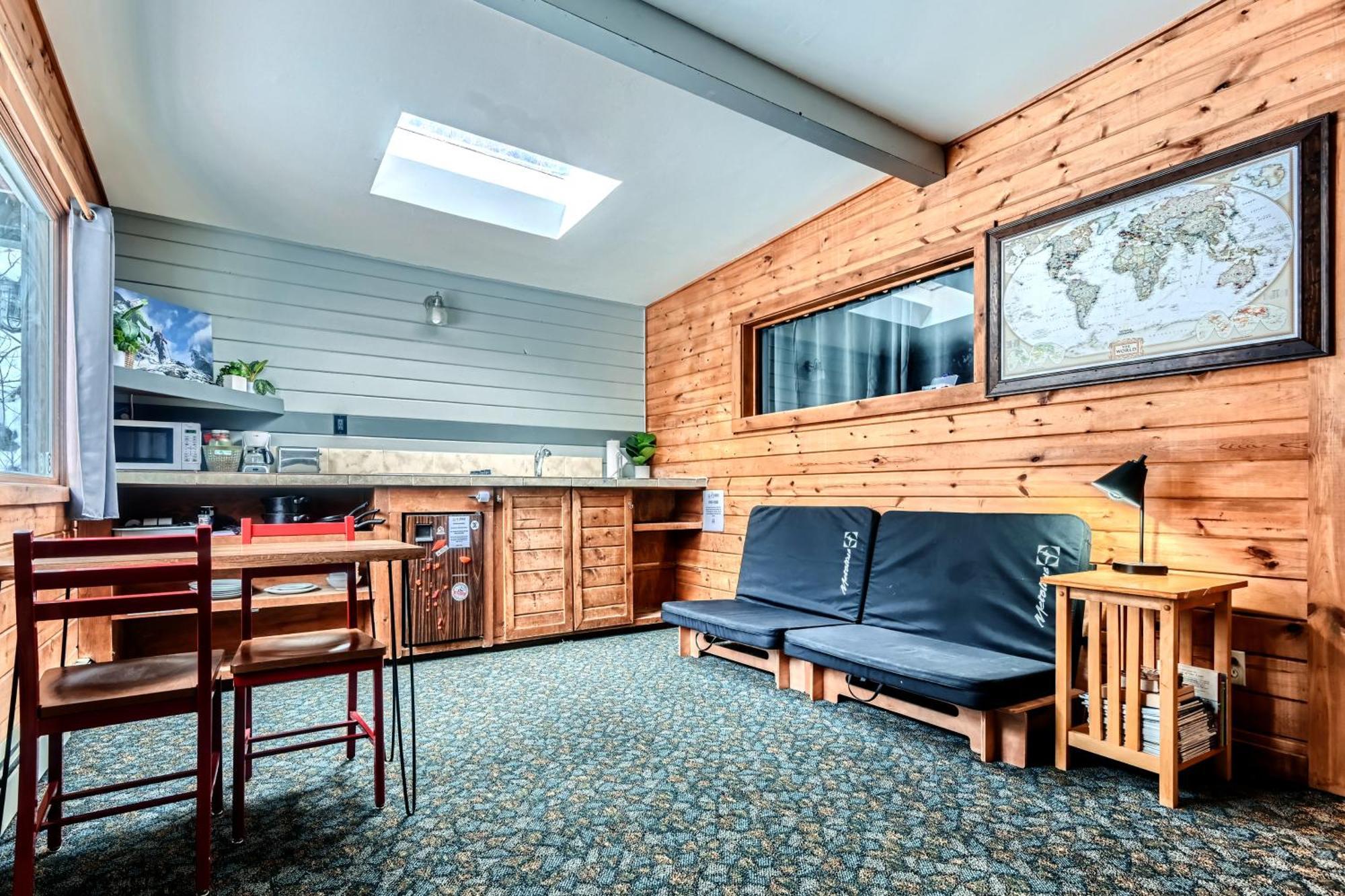 Lodge A-lodge