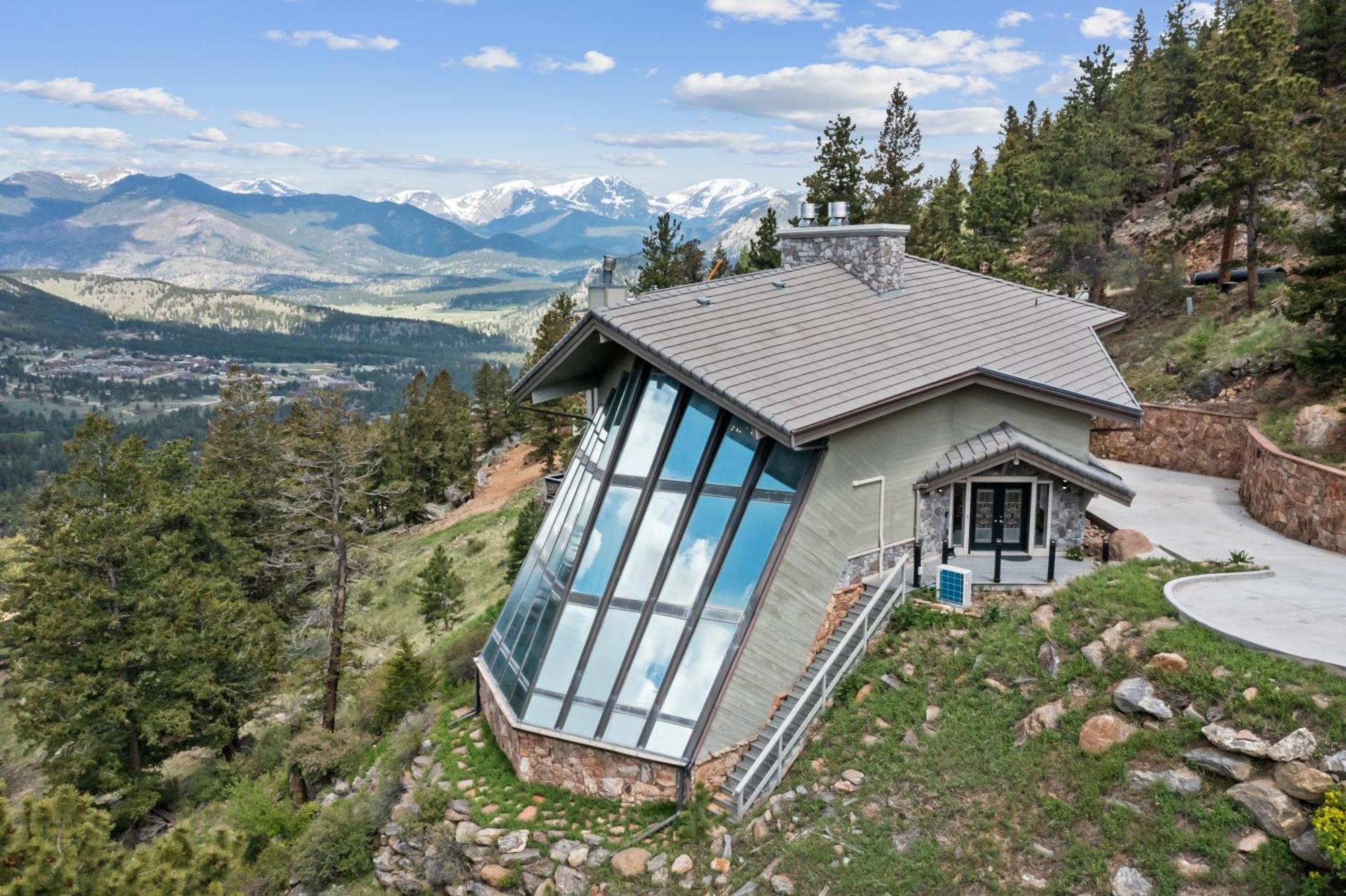 Casa De Cristal-epic Views-hottub-sauna-sleeps 10-luxury Linens-stocked Kitchen * Estes Park