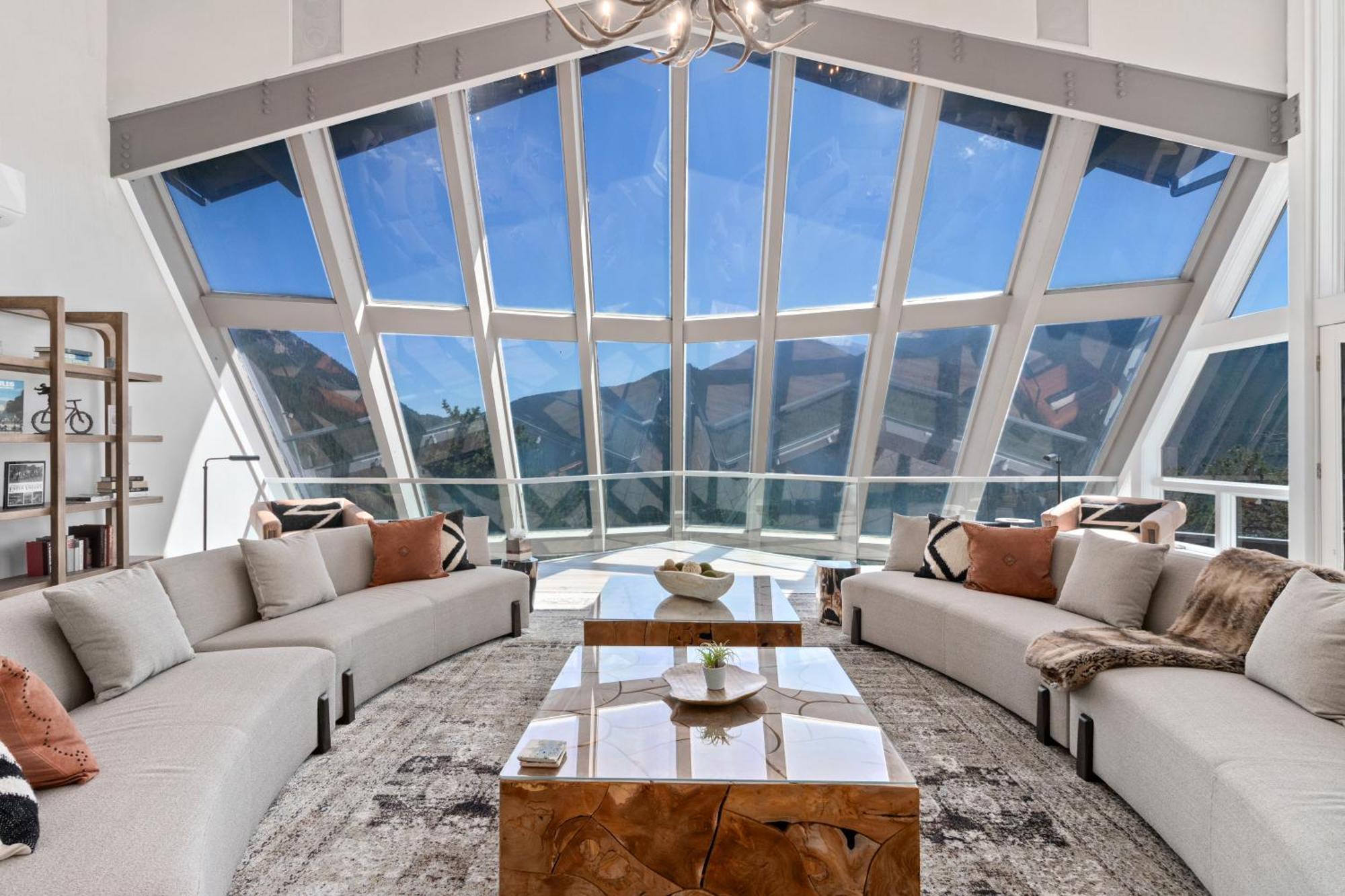 Holiday home Casa De Cristal-epic Views-hottub-sauna-sleeps 10-luxury Linens-stocked Kitchen Estes Park