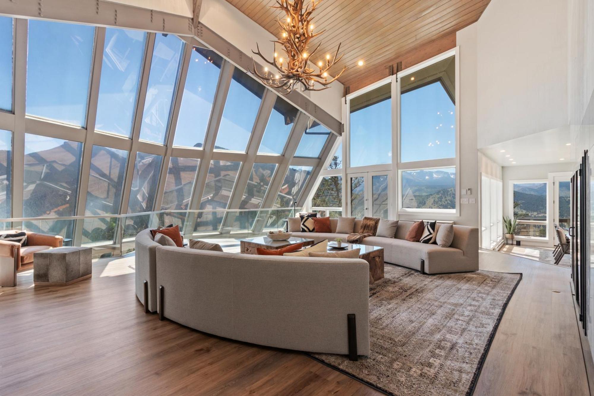 Casa De Cristal-epic Views-hottub-sauna-sleeps 10-luxury Linens-stocked Kitchen Holiday home *