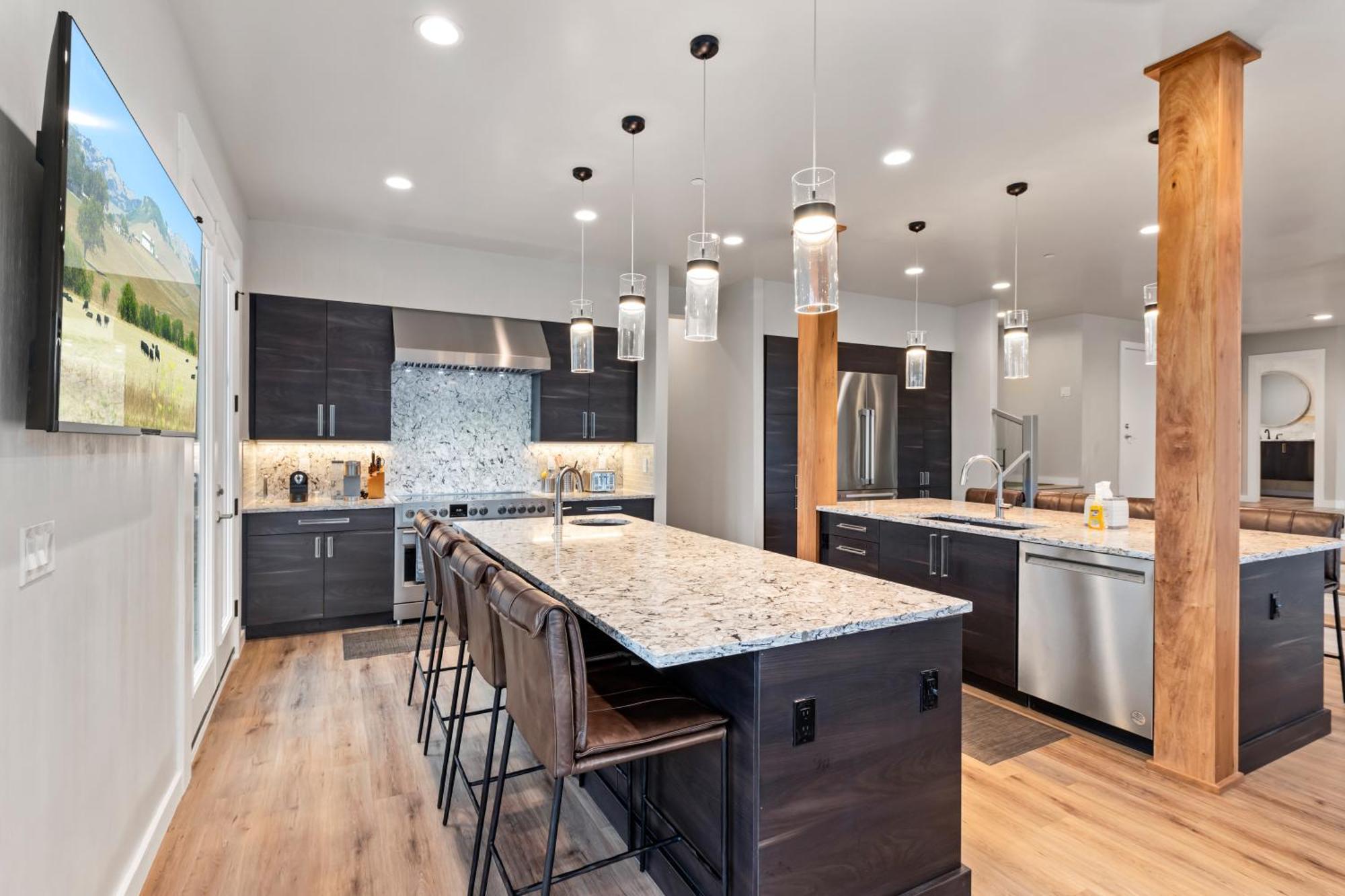 Casa De Cristal-epic Views-hottub-sauna-sleeps 10-luxury Linens-stocked Kitchen Estes Park