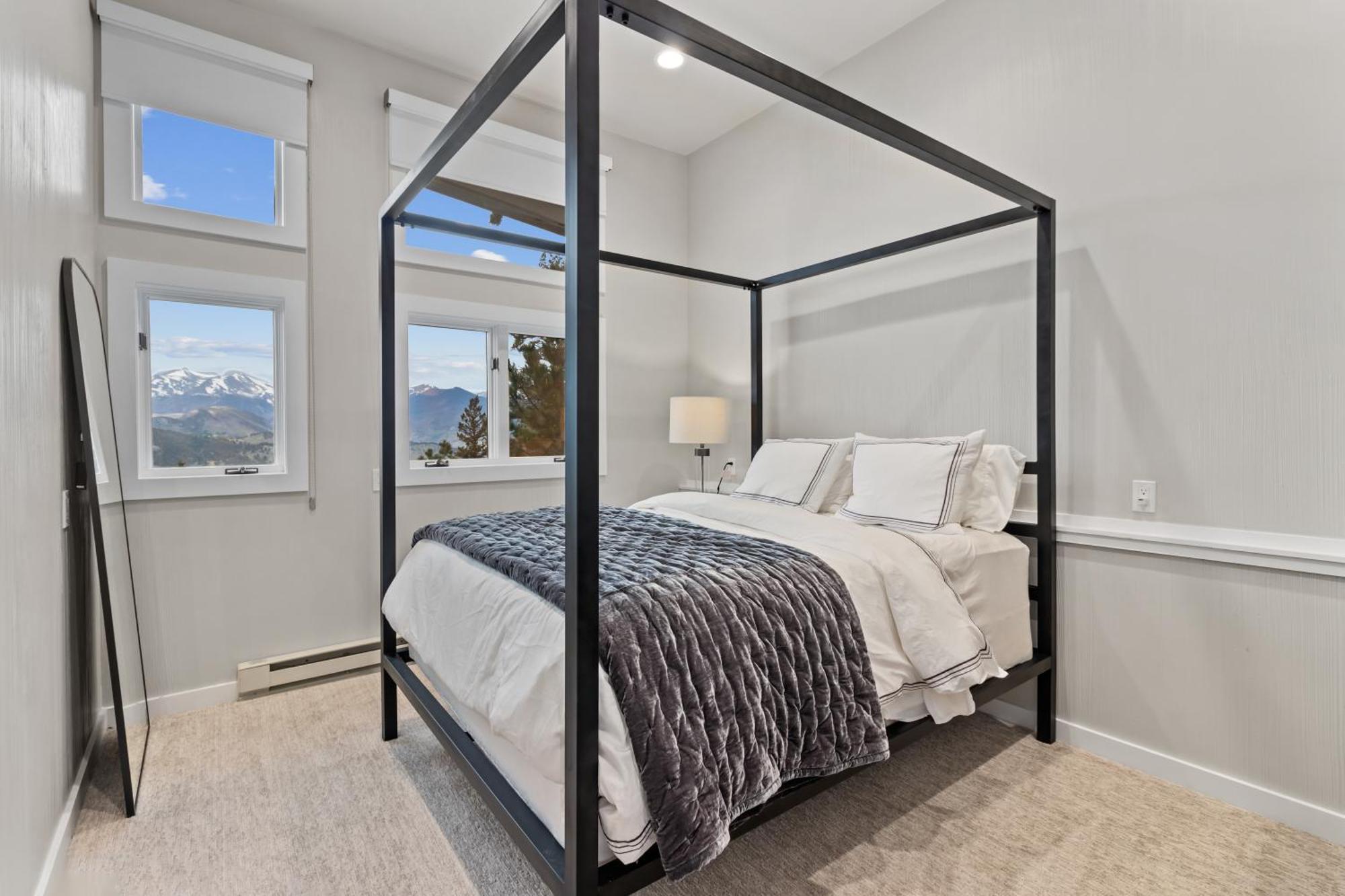 Holiday home Casa De Cristal-epic Views-hottub-sauna-sleeps 10-luxury Linens-stocked Kitchen Estes Park