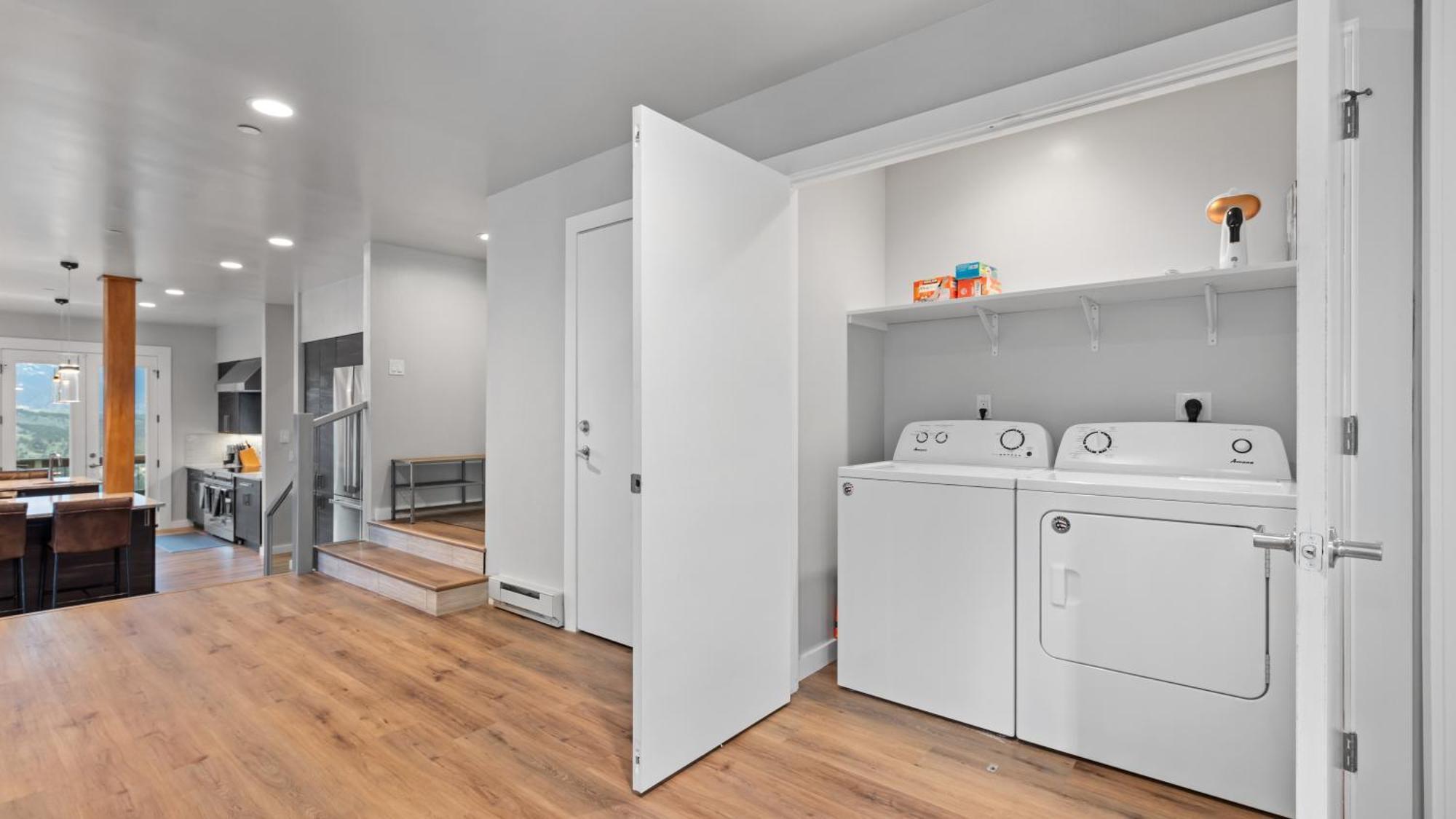 Casa De Cristal-epic Views-hottub-sauna-sleeps 10-luxury Linens-stocked Kitchen * Estes Park