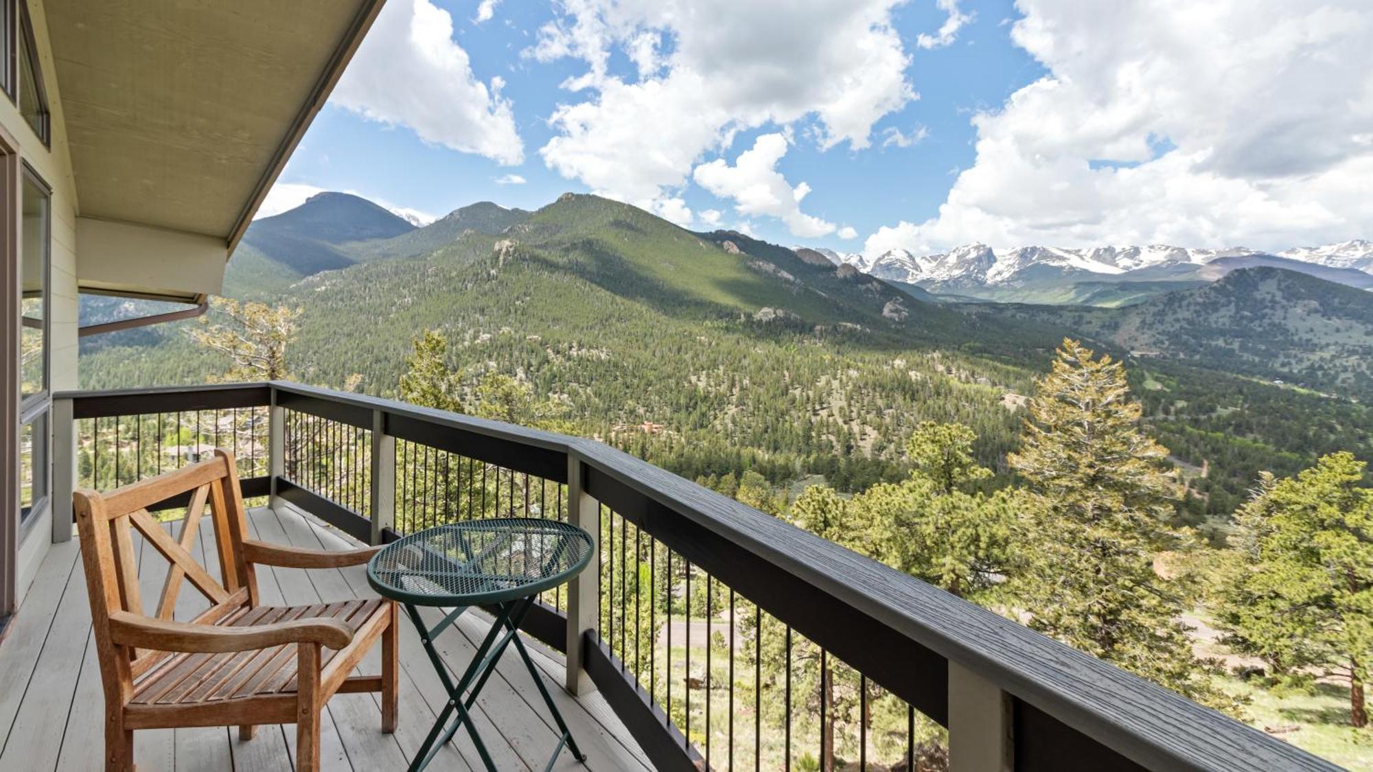 Casa De Cristal-epic Views-hottub-sauna-sleeps 10-luxury Linens-stocked Kitchen