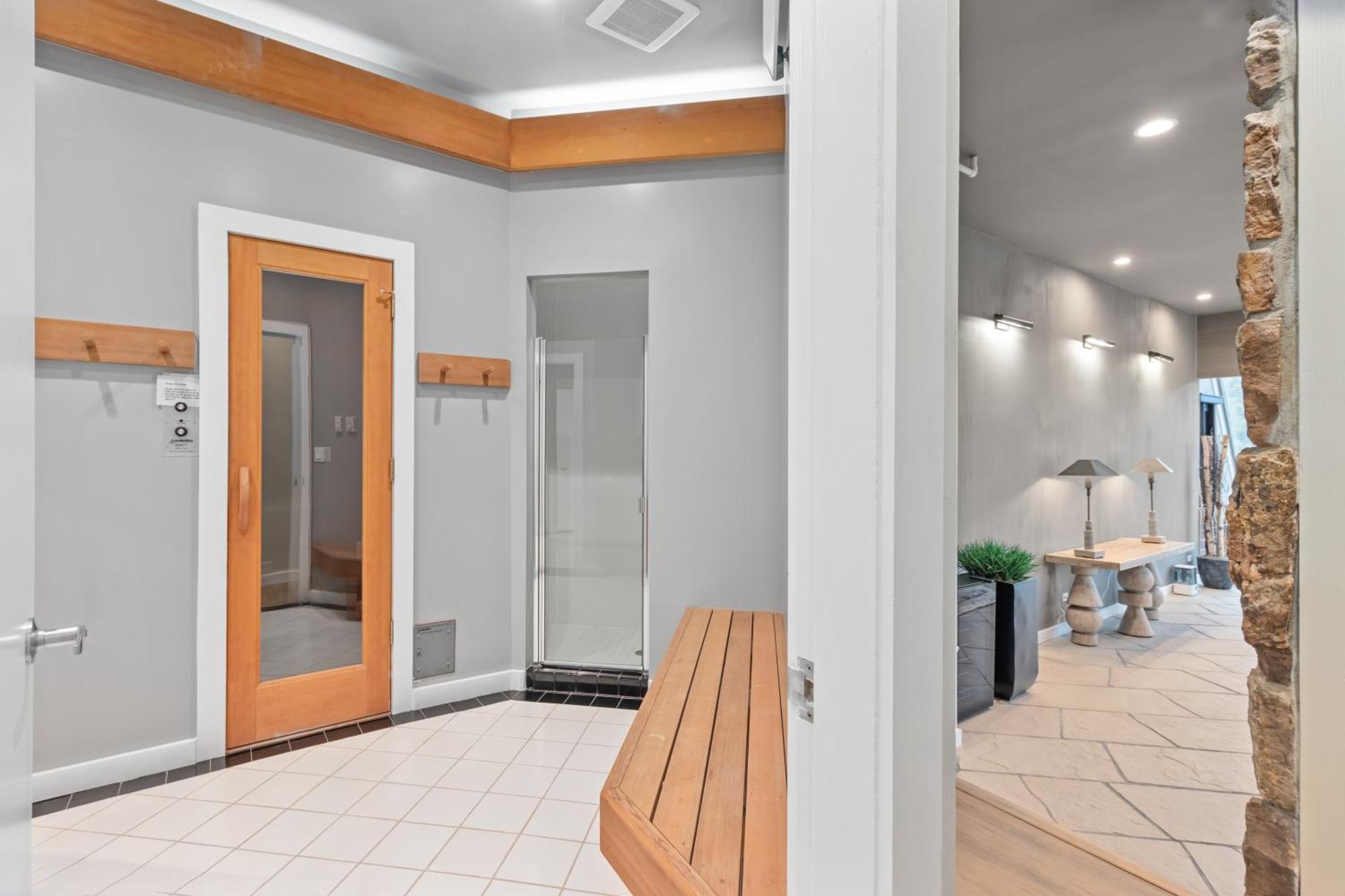 Holiday home Casa De Cristal-epic Views-hottub-sauna-sleeps 10-luxury Linens-stocked Kitchen Estes Park