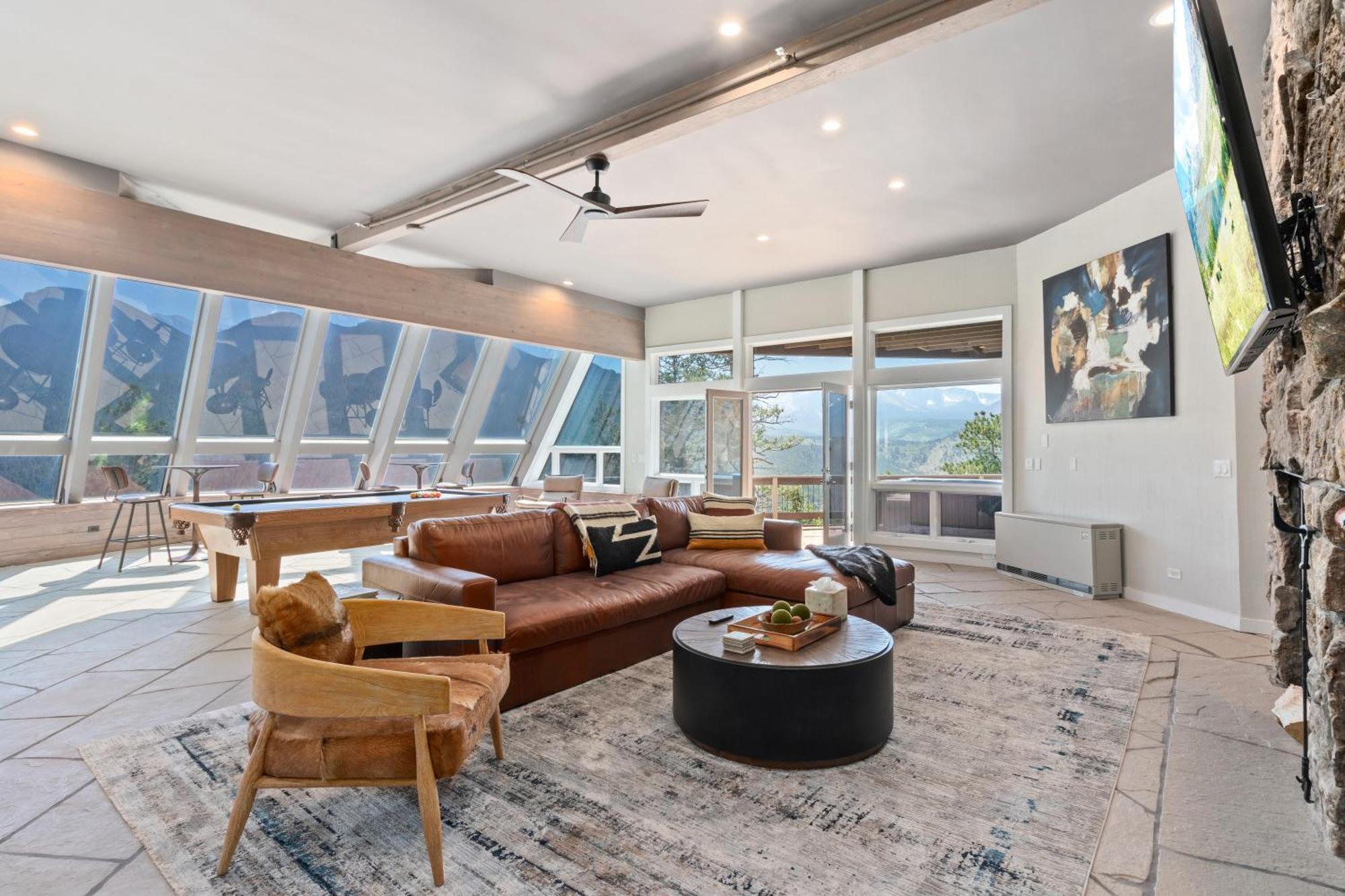 Casa De Cristal-epic Views-hottub-sauna-sleeps 10-luxury Linens-stocked Kitchen Holiday home Estes Park