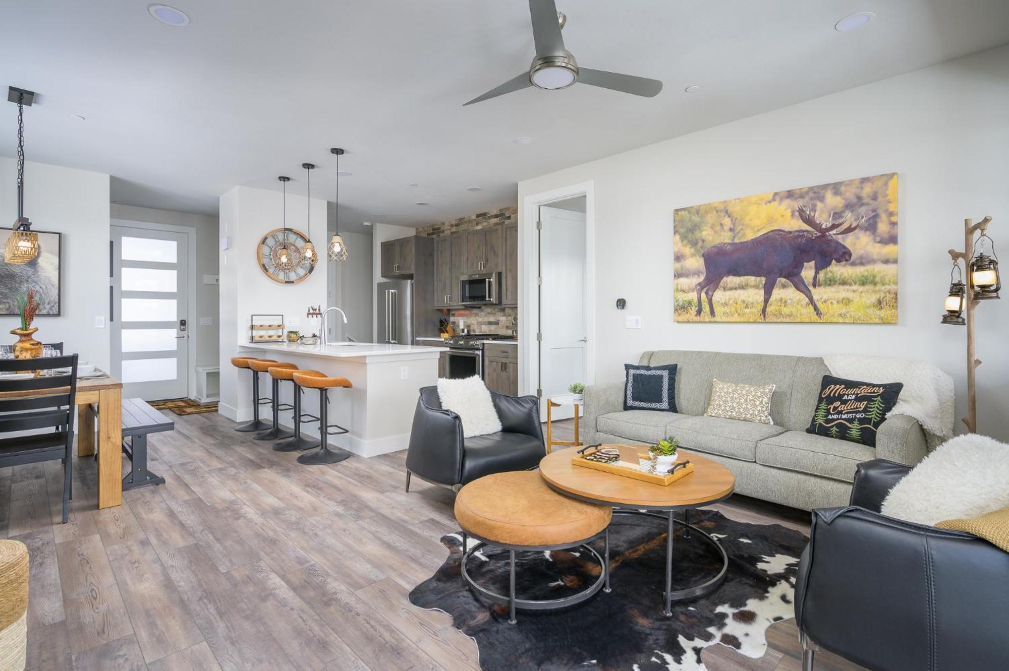 New Luxury River Run 129 / Great Views / Hot Tub / Price - $500 Free Activities Daily Holiday home