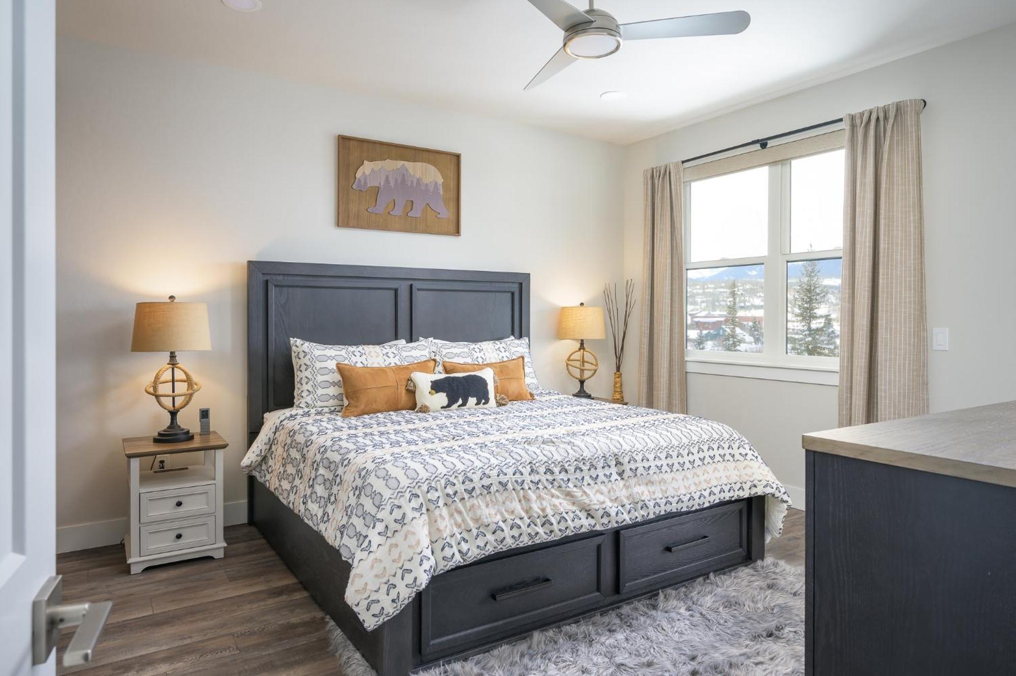 New Luxury River Run 129 / Great Views / Hot Tub / Price - $500 Free Activities Daily Holiday home