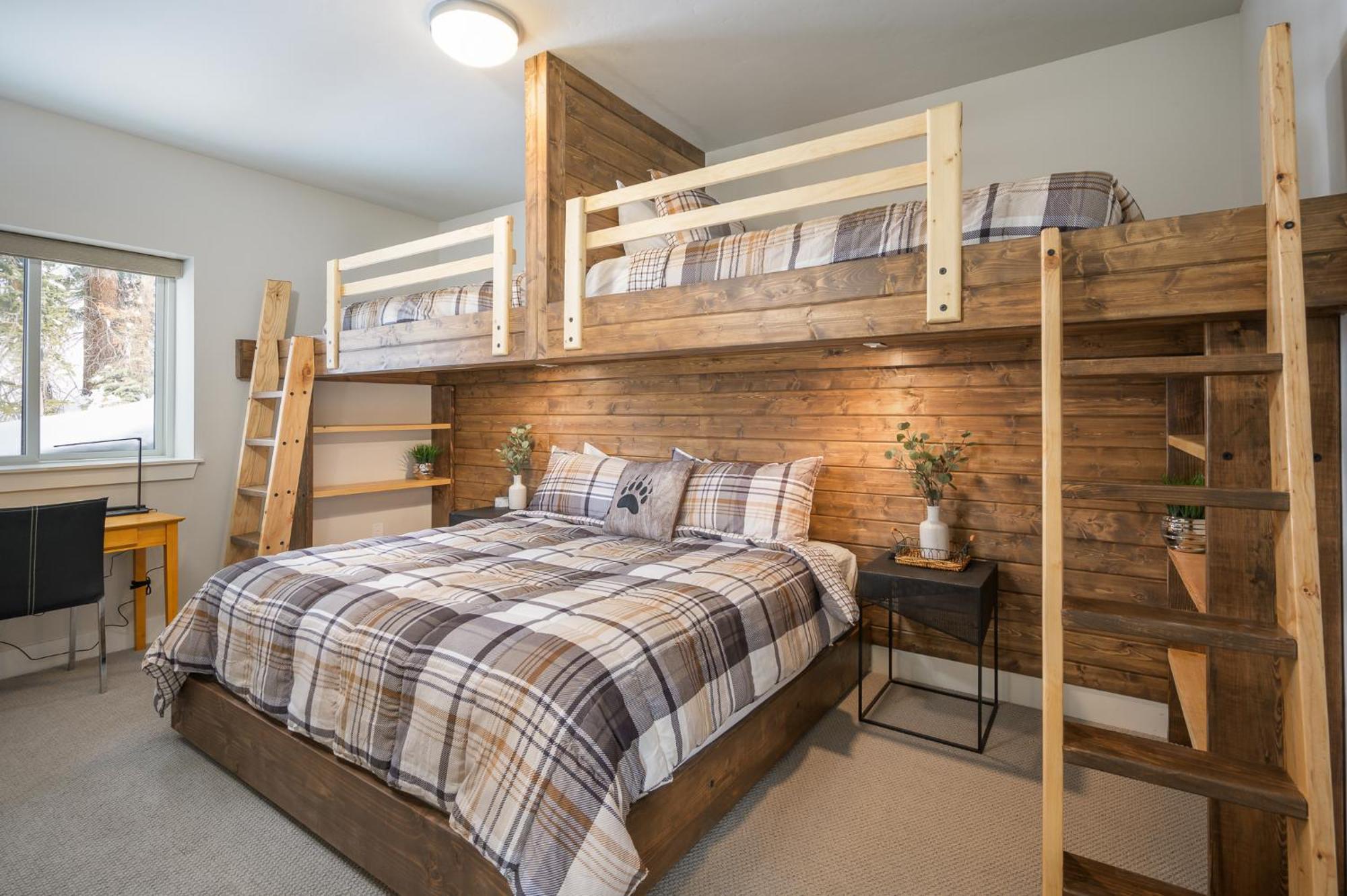 New Luxury River Run 129 / Great Views / Hot Tub / Price - $500 Free Activities Daily * Fraser