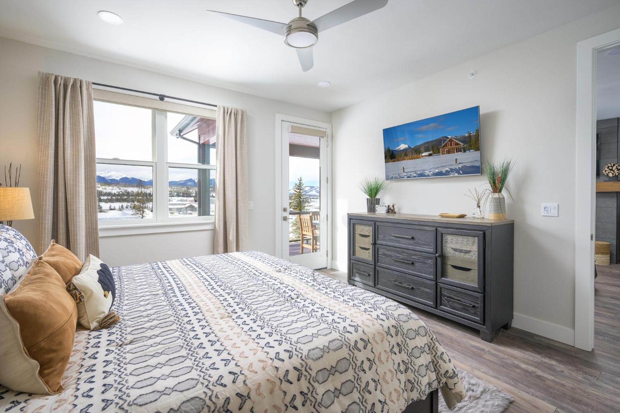 New Luxury River Run 129 / Great Views / Hot Tub / Price - $500 Free Activities Daily Holiday home *