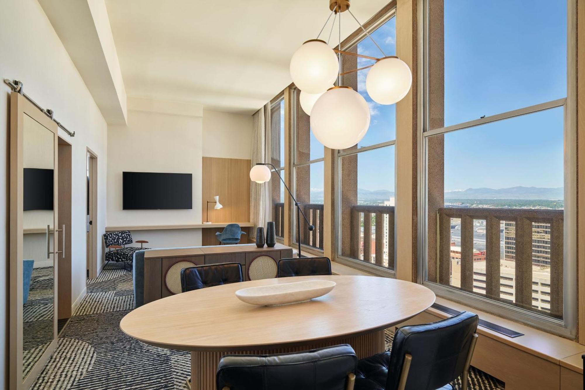 Hotel Sheraton Downtown 4*