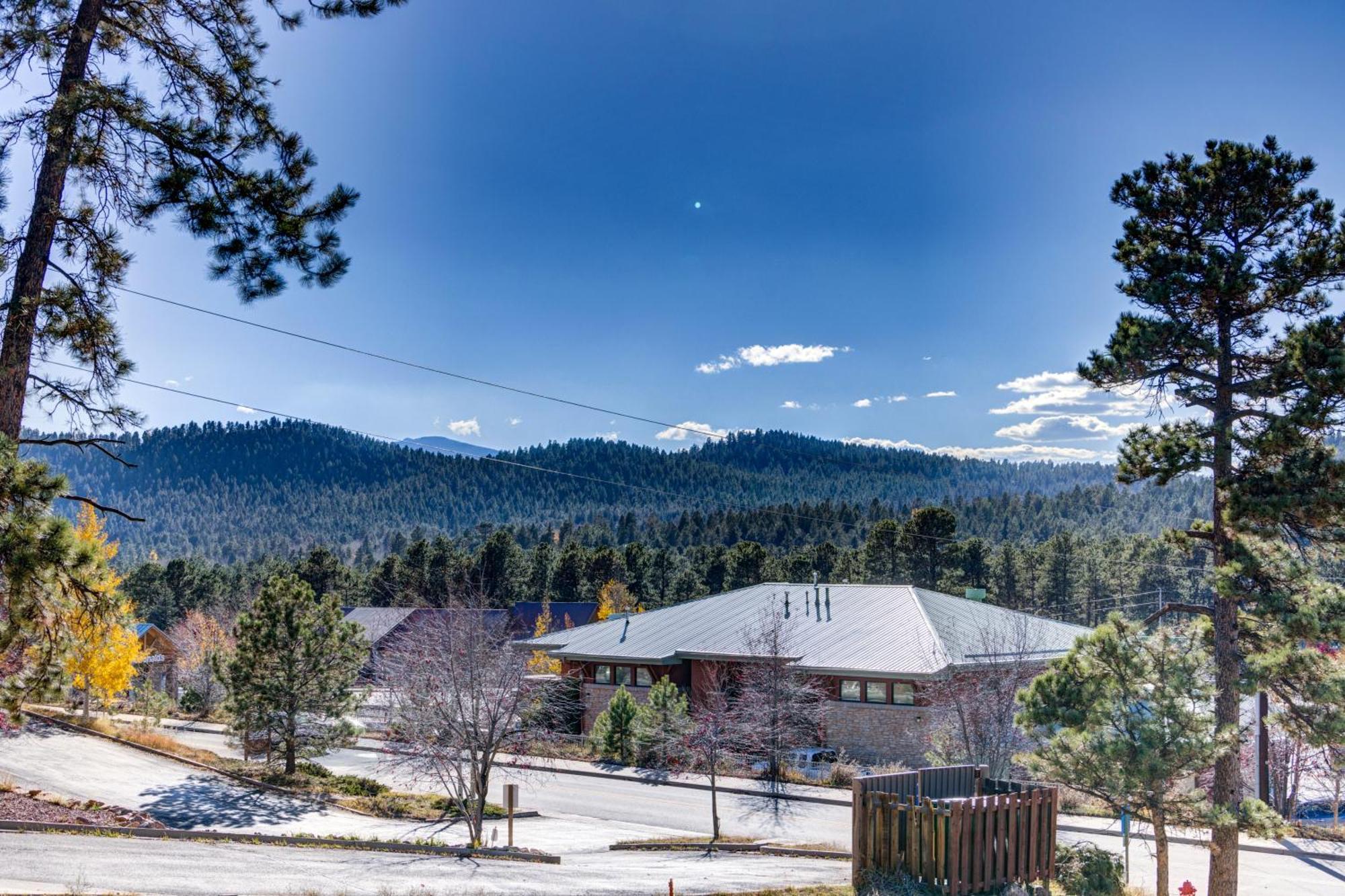 New! Mountain Views, Walk To Eat Or Shop, Garage, 3br * Woodland Park