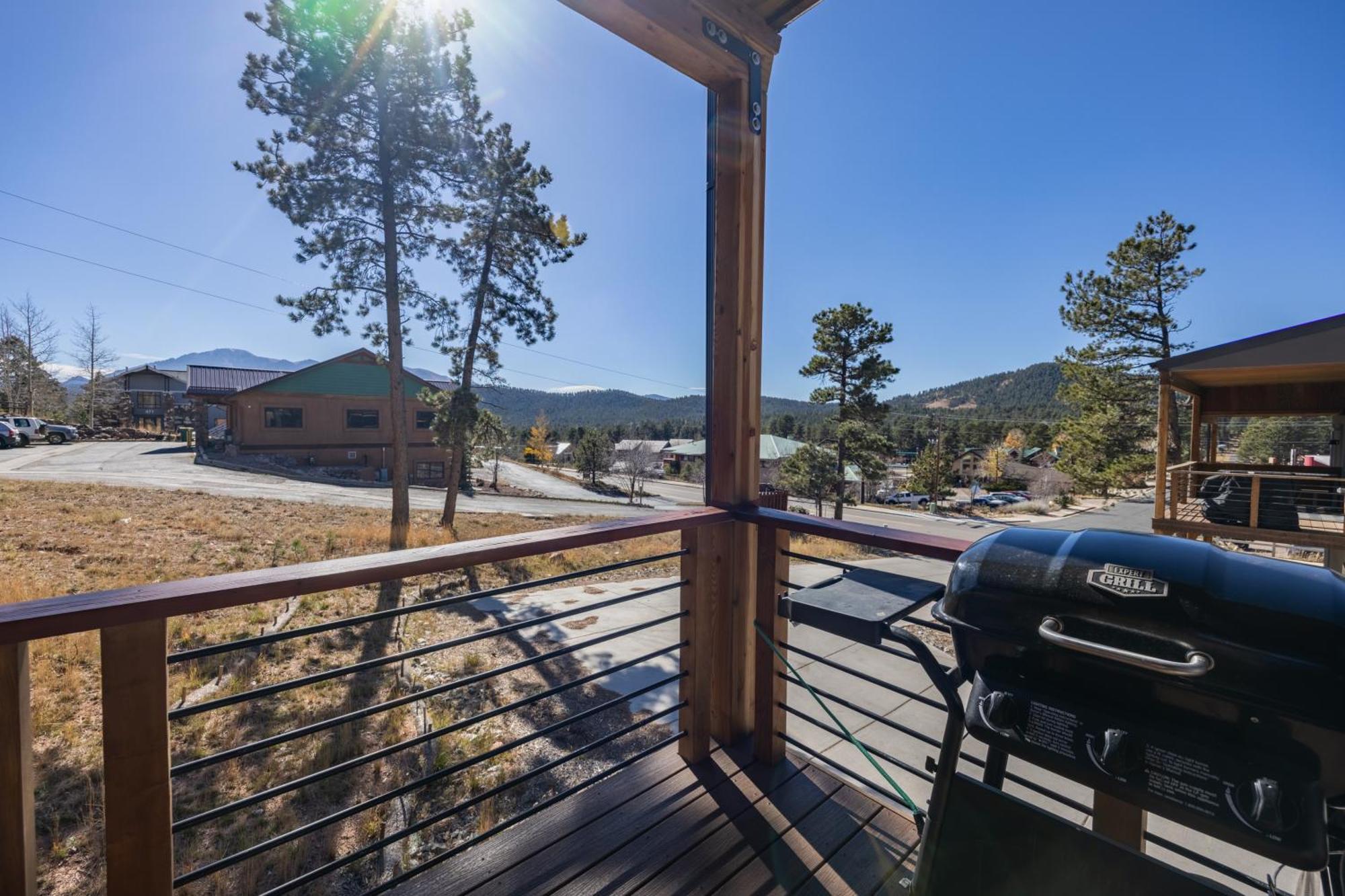 New! Mountain Views, Walk To Eat Or Shop, Garage, 3br Casa de férias Woodland Park