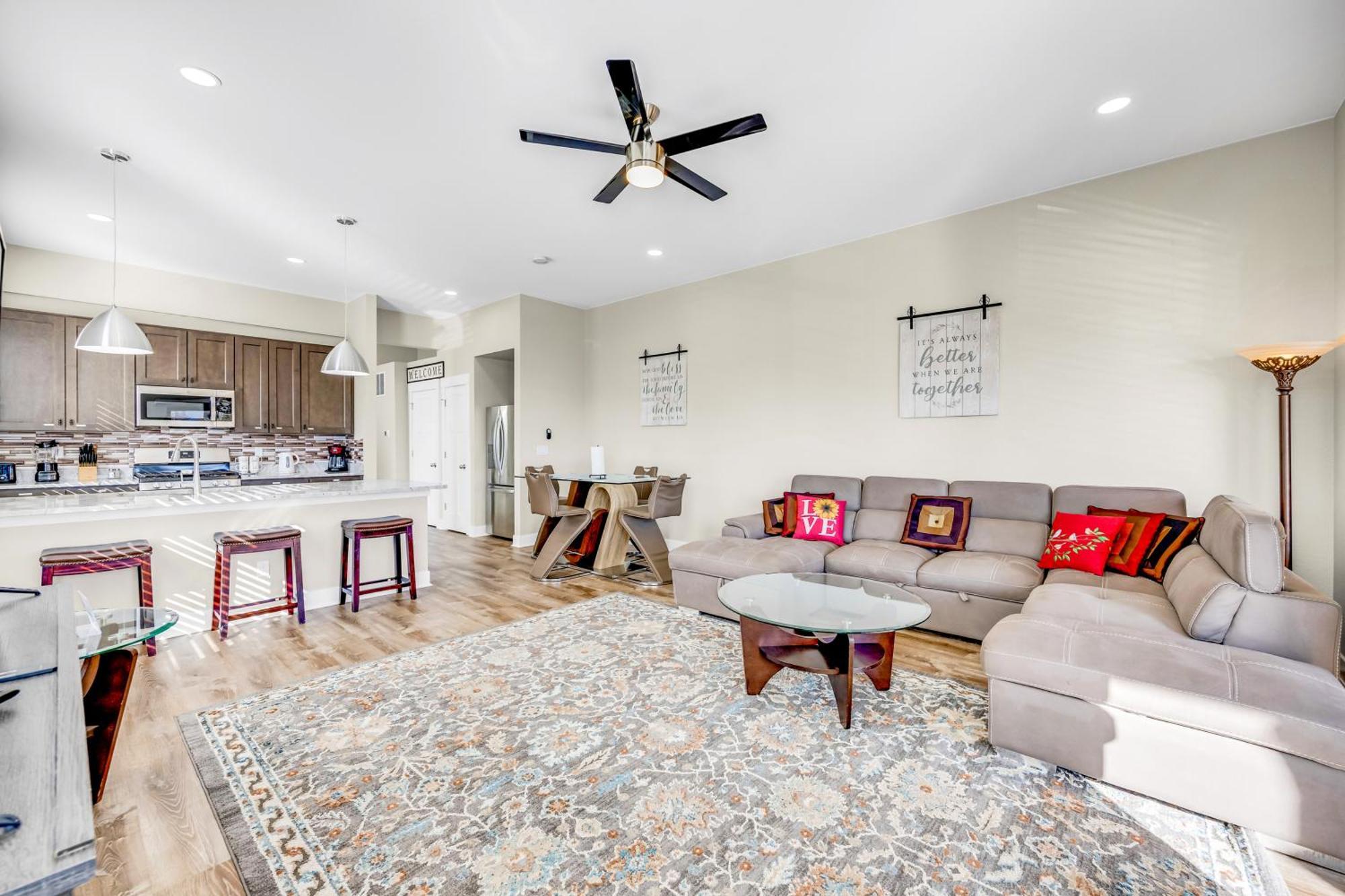 New! Mountain Views, Walk To Eat Or Shop, Garage, 3br Casa de férias