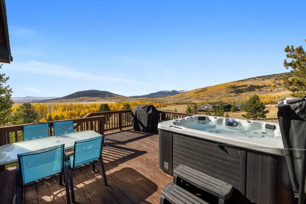 Lookout - Private Hot Tub - Panoramic Views Holiday home Fairplay