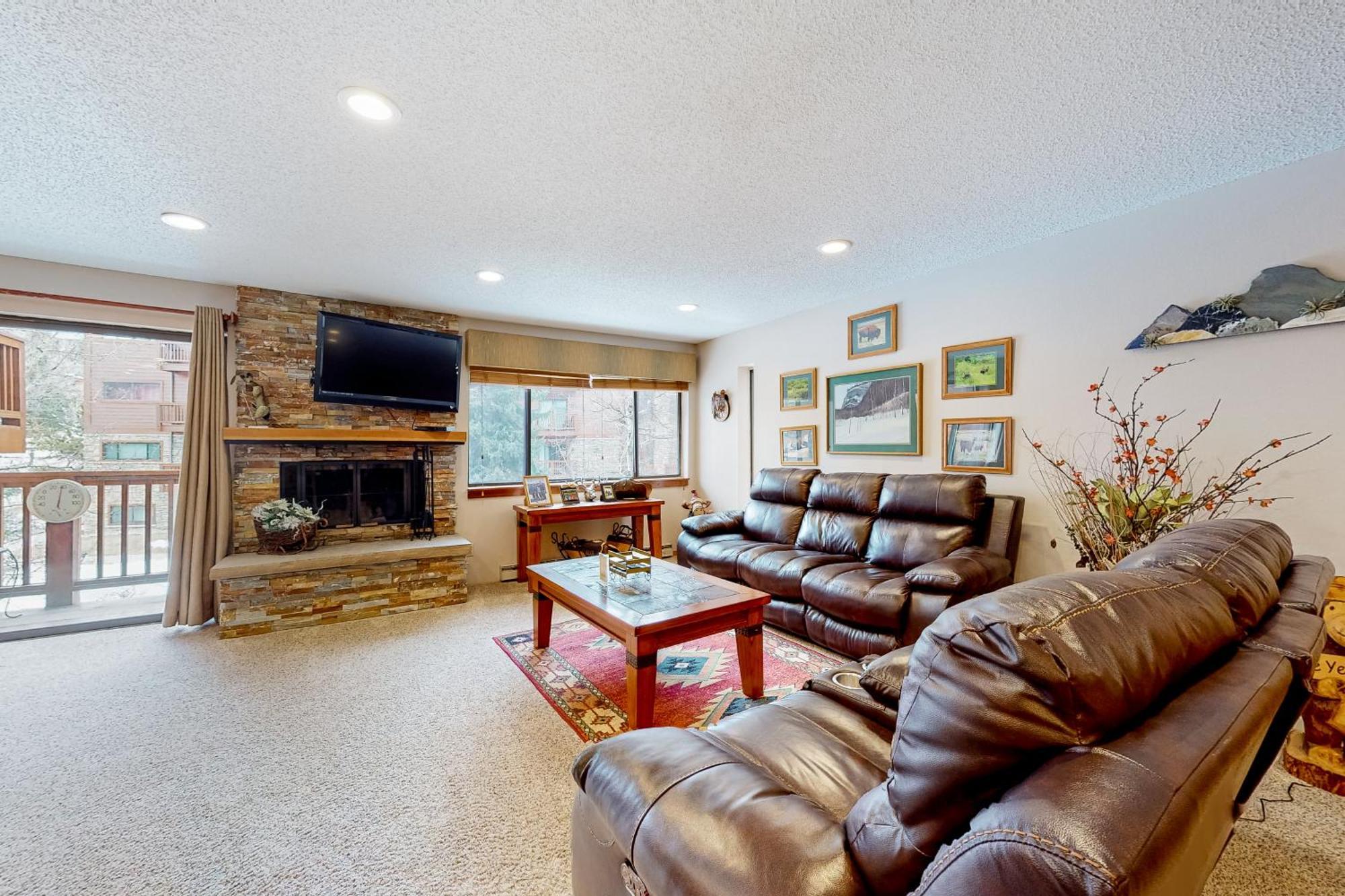 Pine Ridge Apartment *