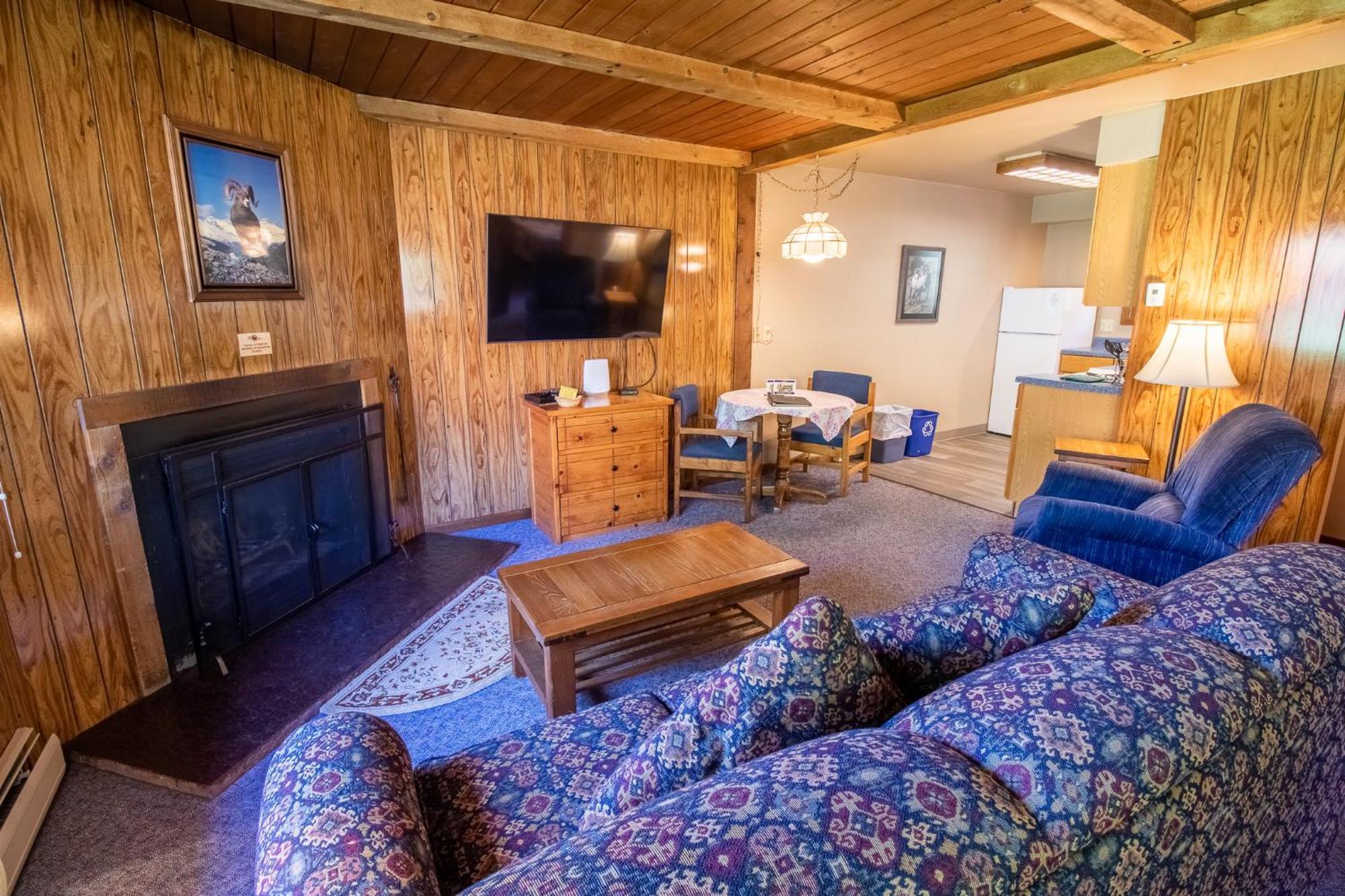 Lodge Castle Mountain *