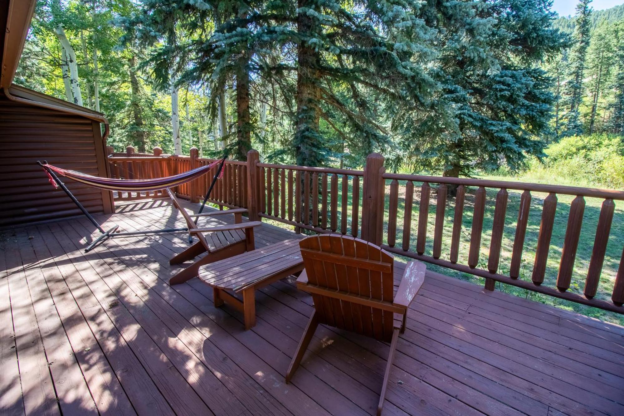 Lodge Castle Mountain