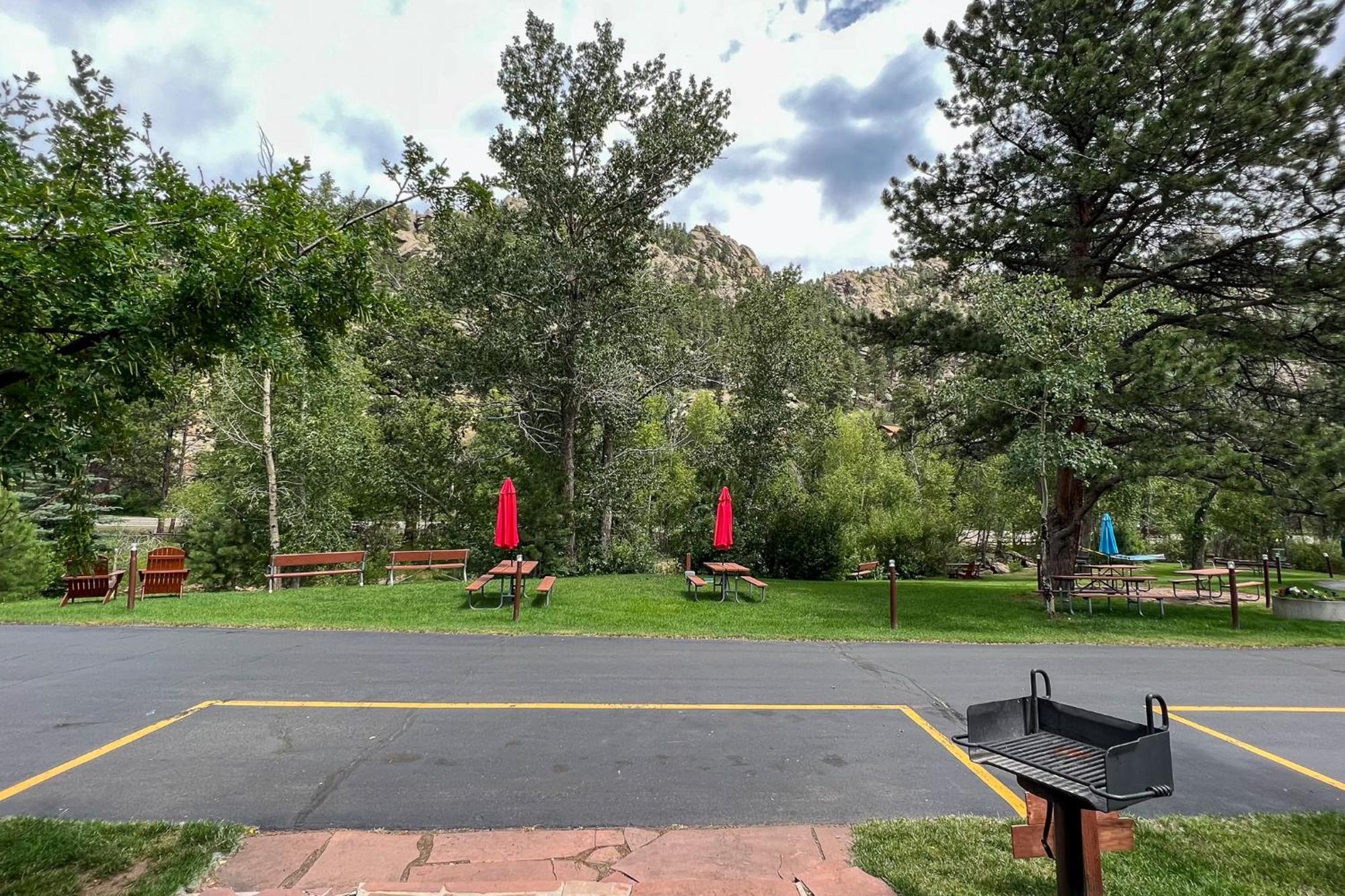 Castle Mountain Lodge *