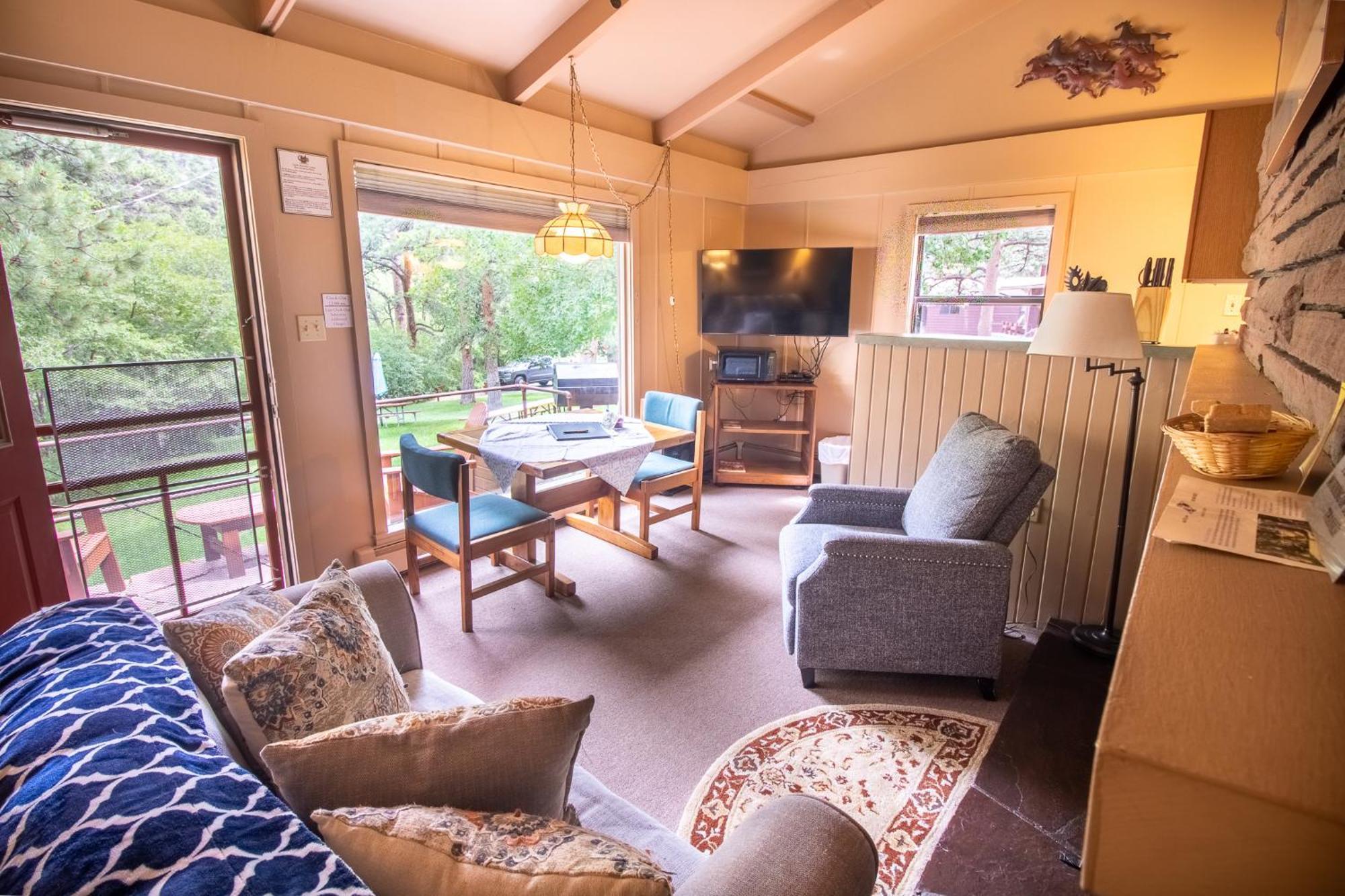 Lodge Castle Mountain