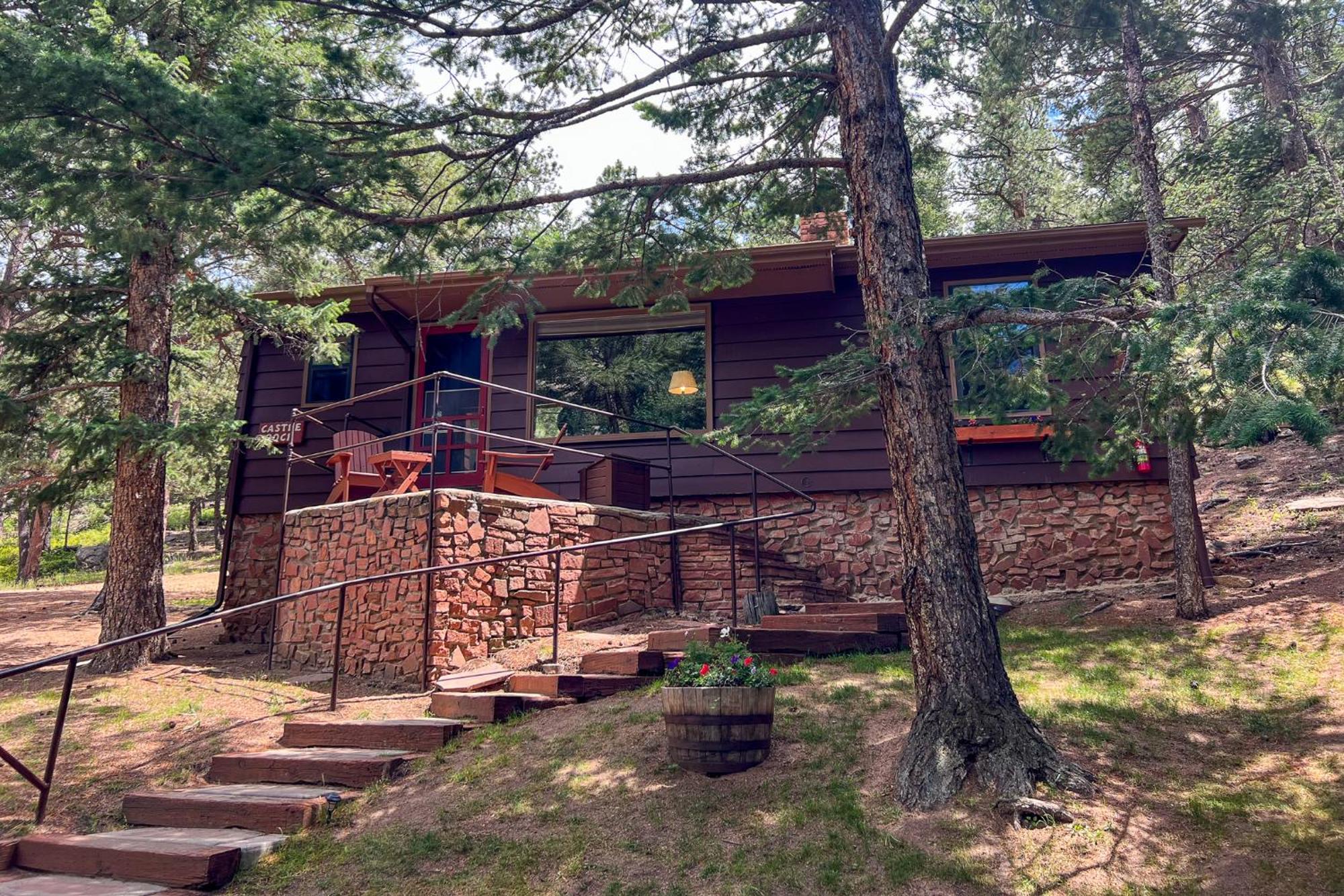 Lodge Castle Mountain