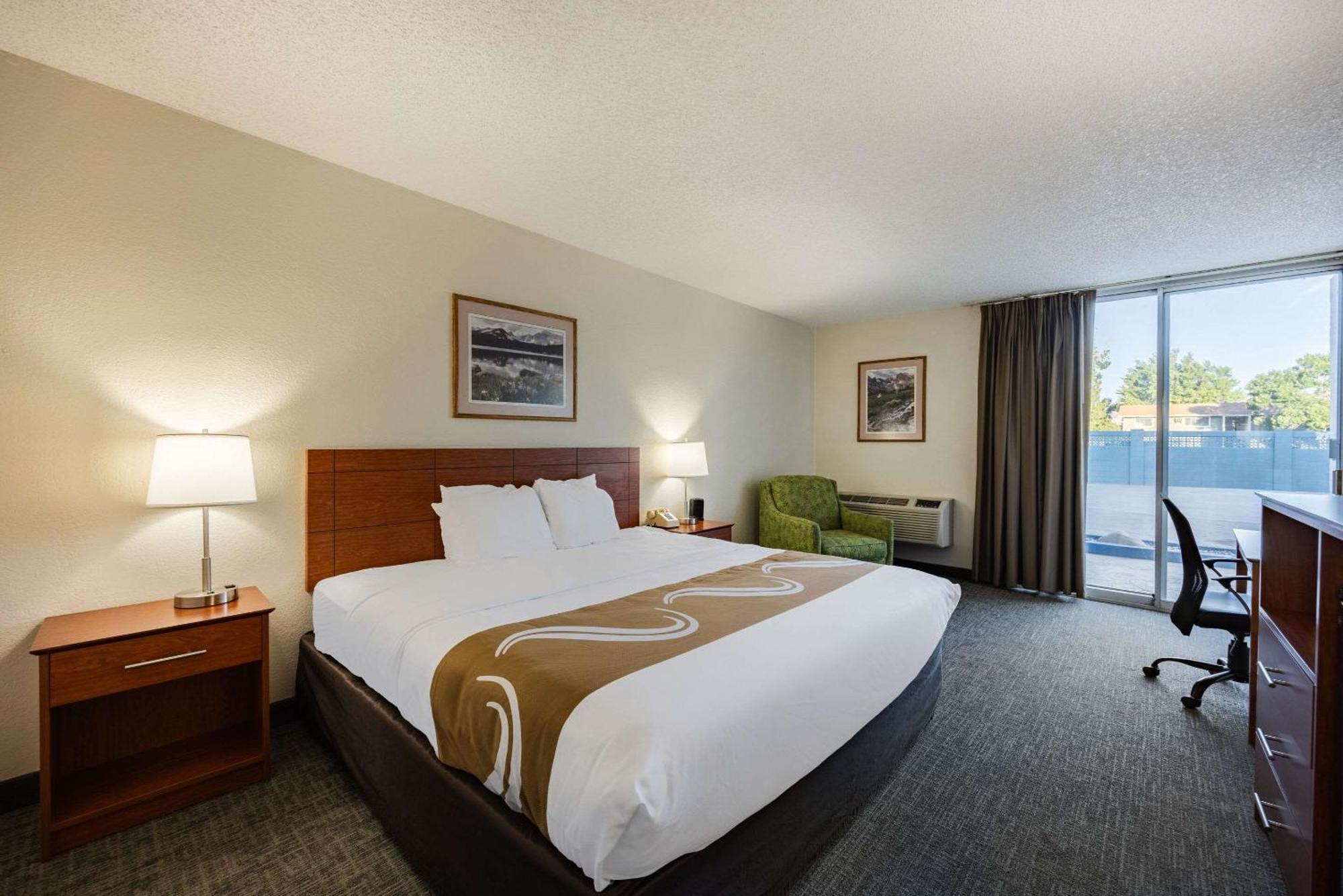 Quality & Hotel 3*