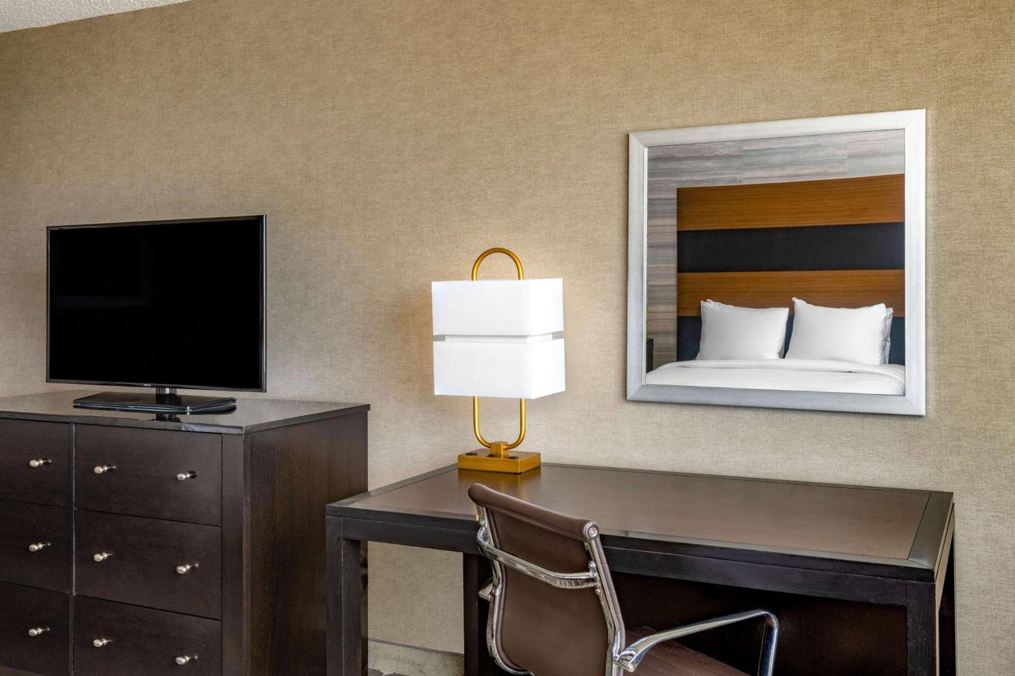Doubletree By Hilton Denver - Aurora