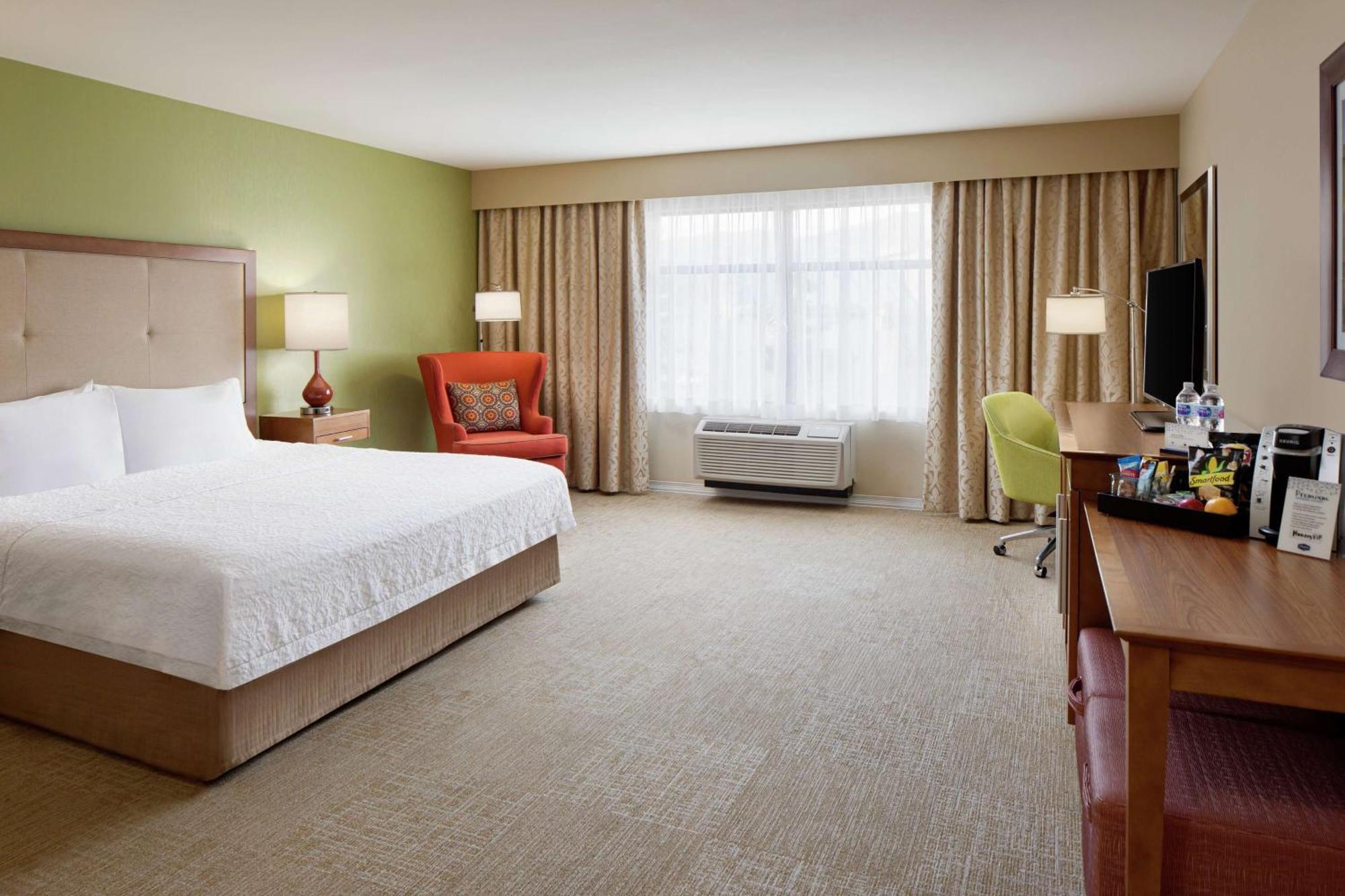 Hampton & Hotel 3*