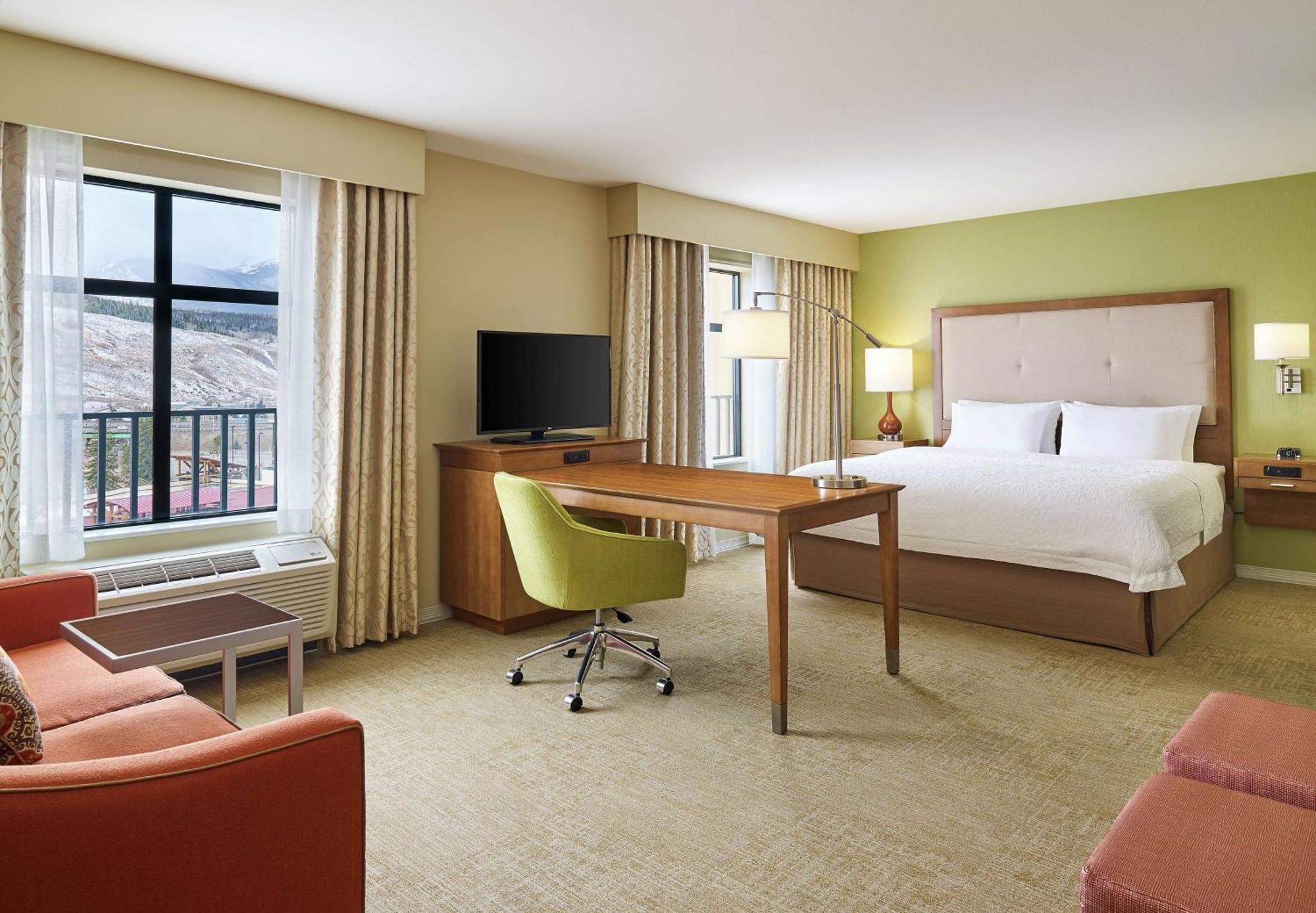 Hampton & Hotel 3*