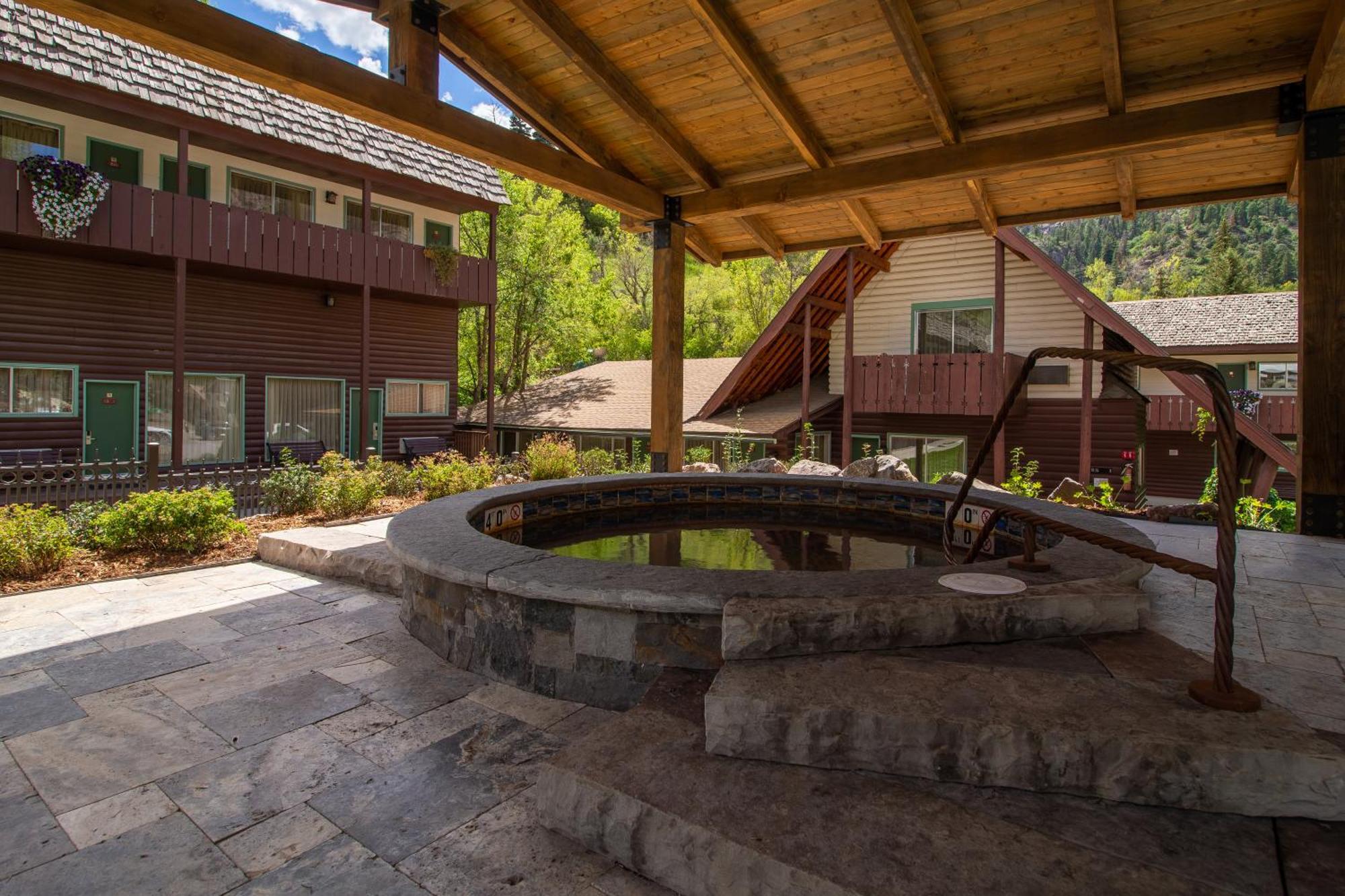 Twin Peaks & Hot Springs Hotel Ouray
