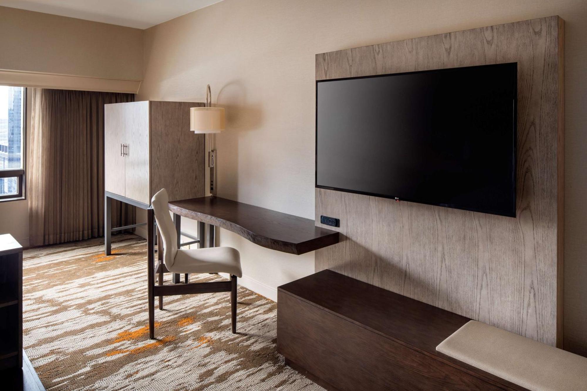 Hilton Center 4*
