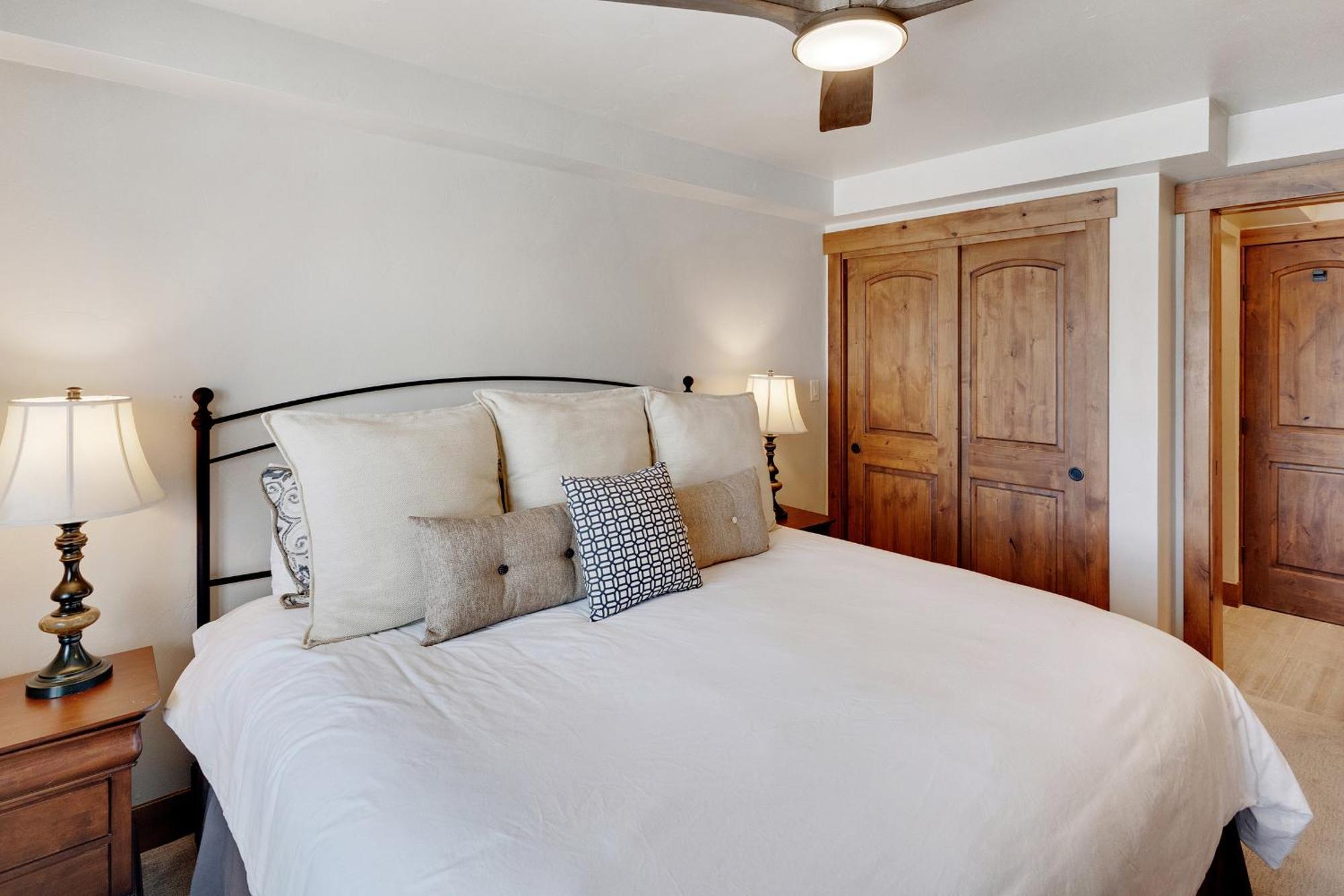 Bear Claw 406 - Ski-in Ski-out Condo! Apartment Steamboat Springs